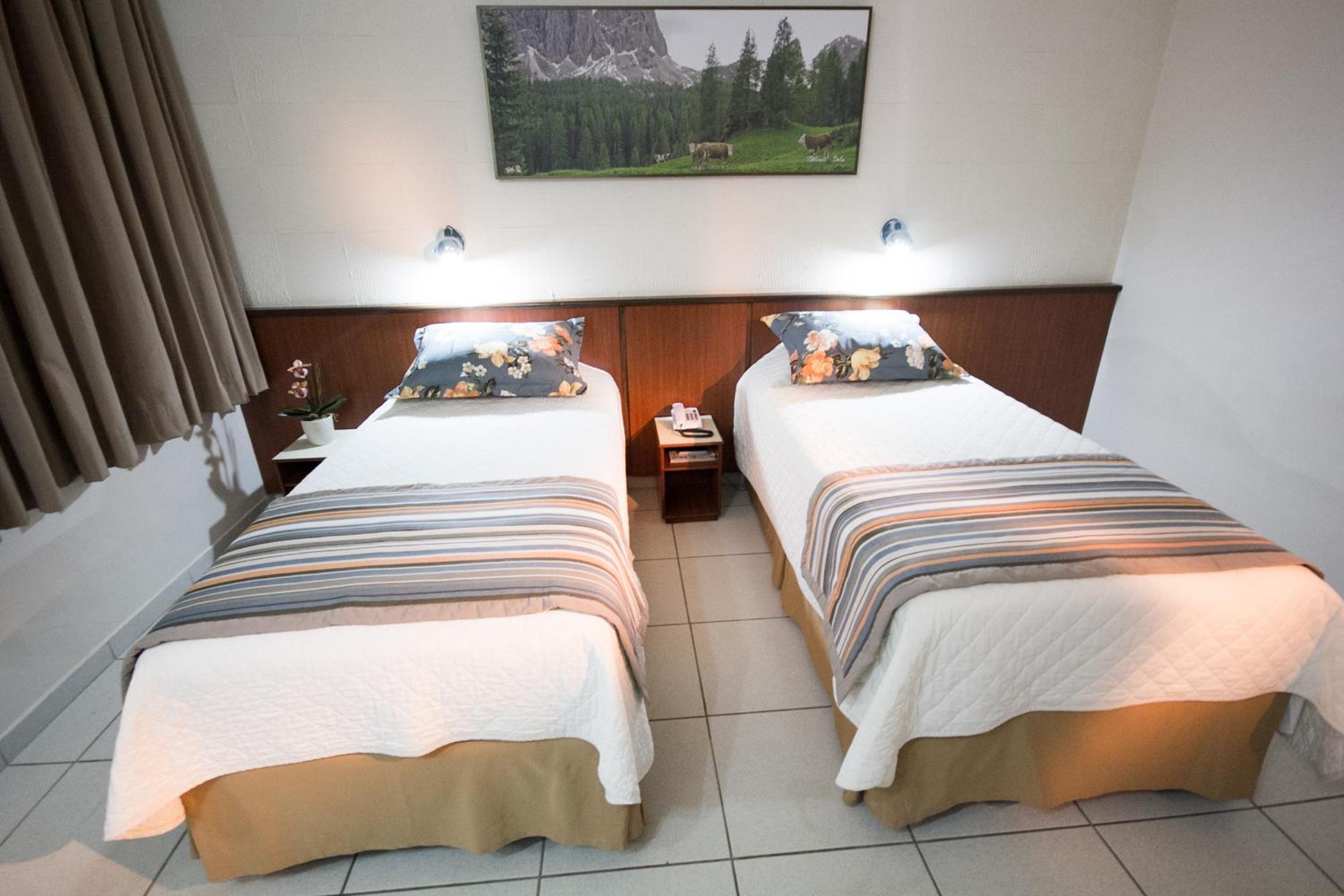 Standard Double or Twin Room - Photo 2