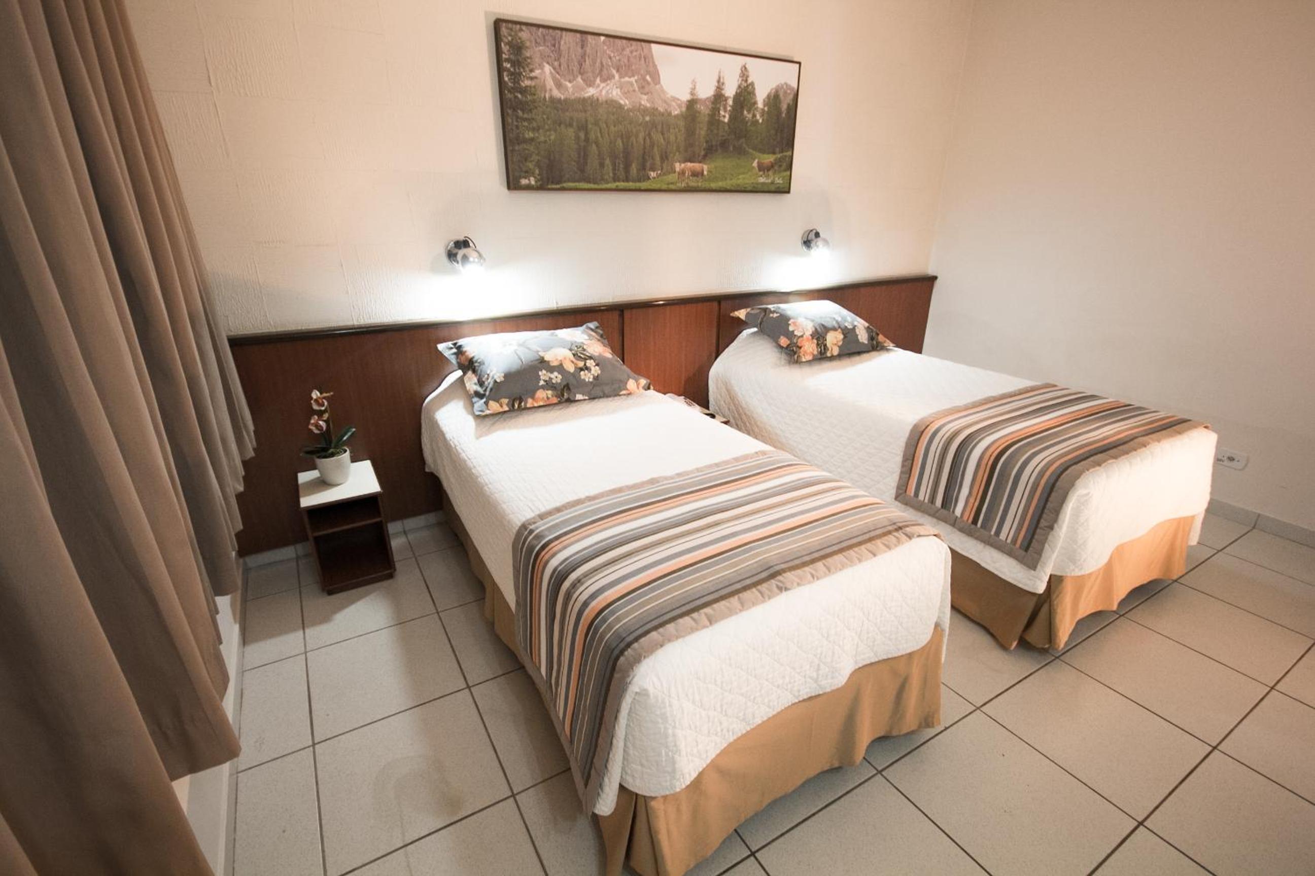 Standard Double or Twin Room - Photo 13