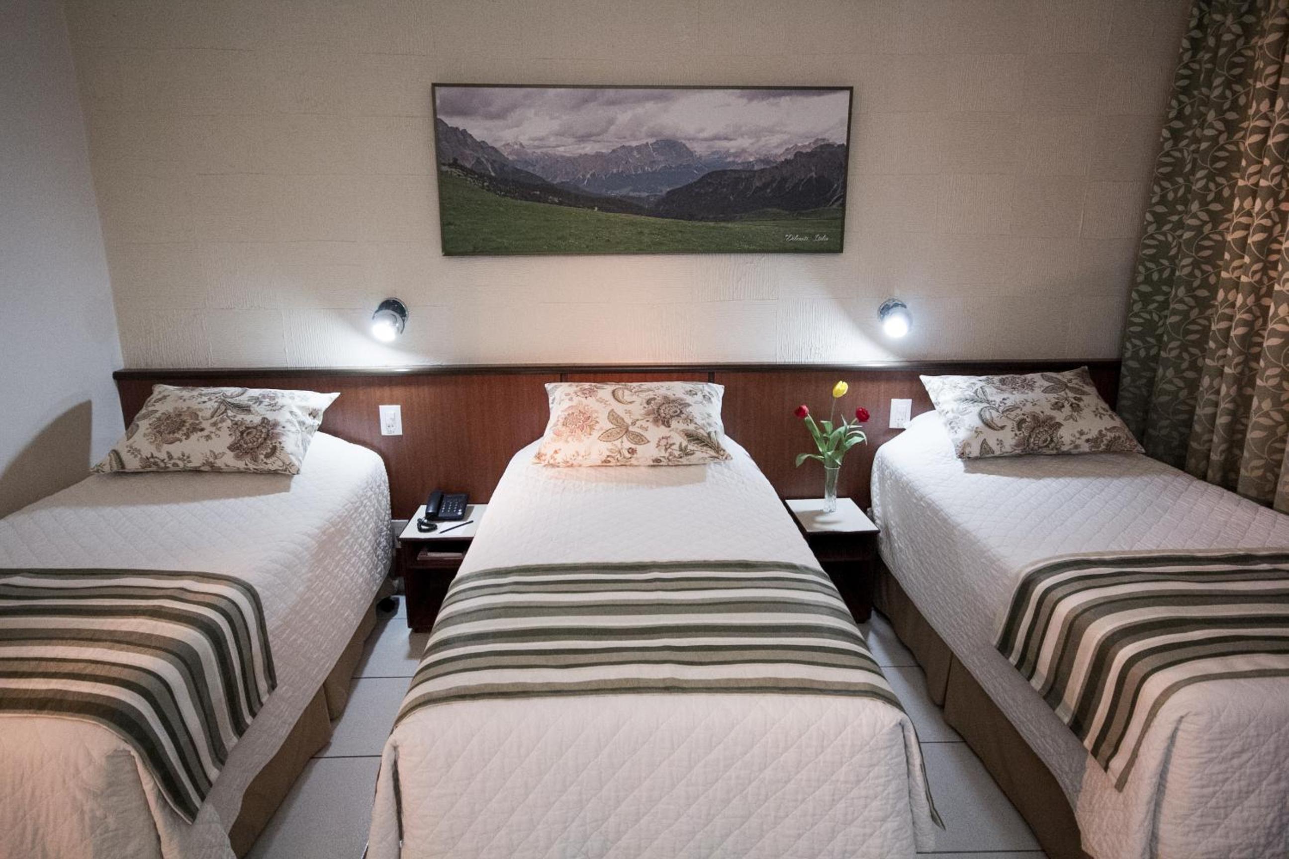 Standard Triple Room - Photo 10