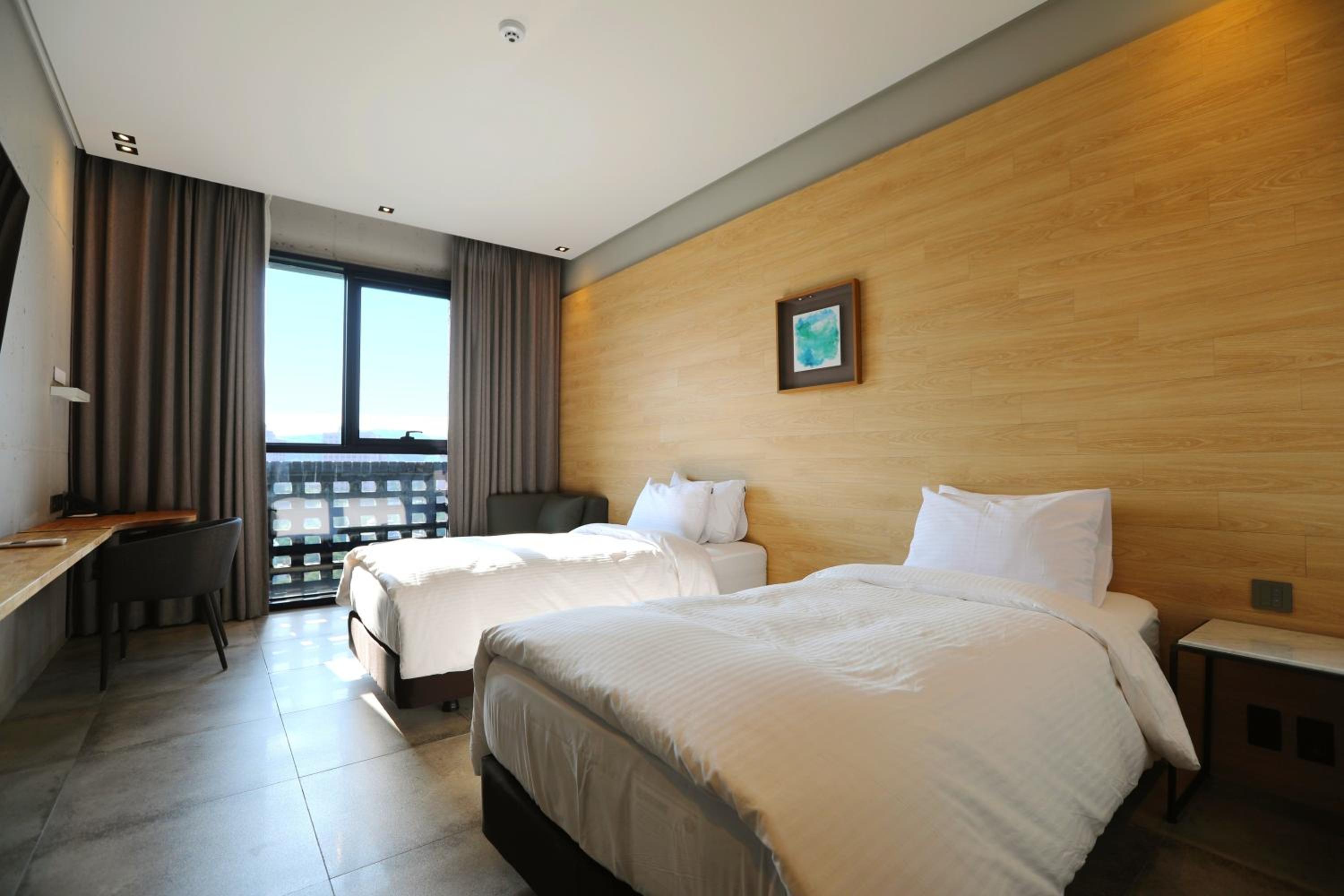 Superior Twin Room - Photo 1
