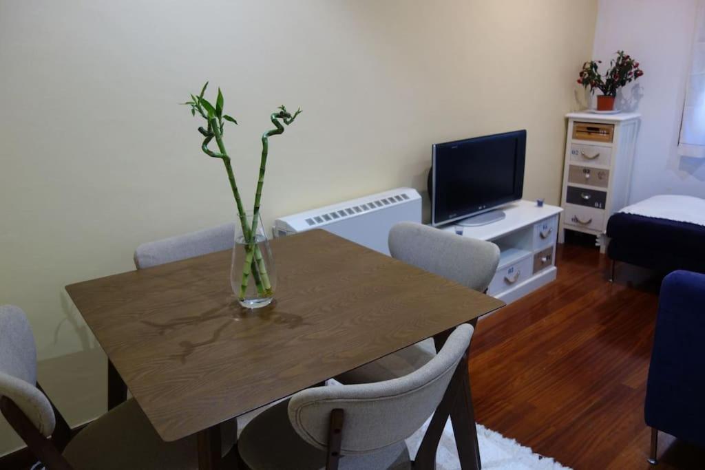 One-Bedroom House photo 2