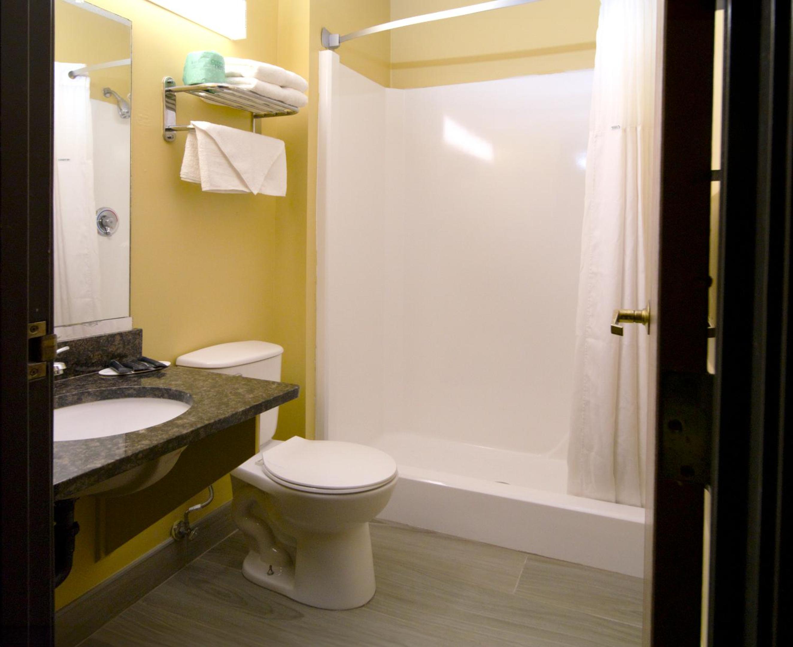King Studio Suite - Non-Smoking - Photo 2