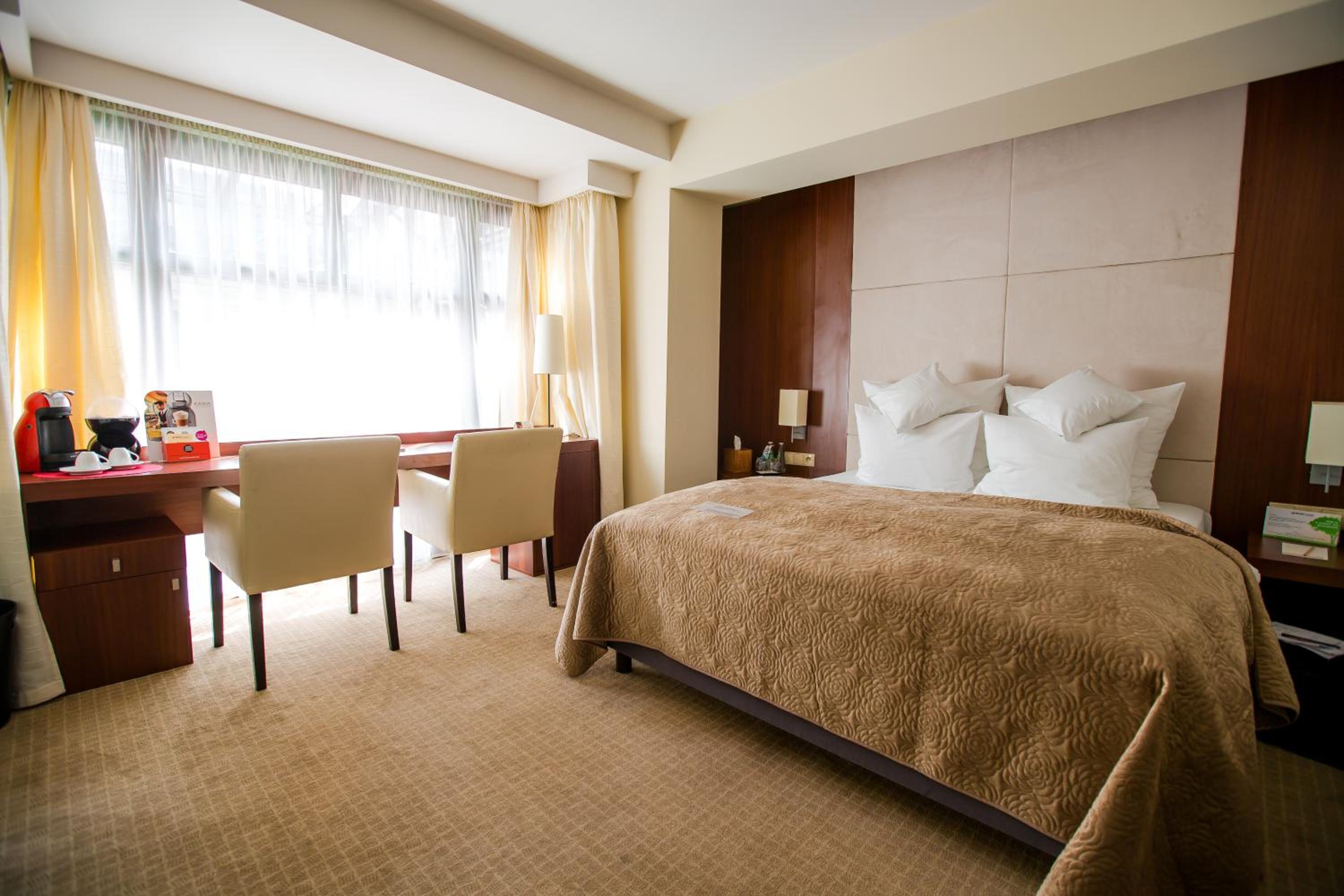 Standard Double or Twin Room - Photo 6