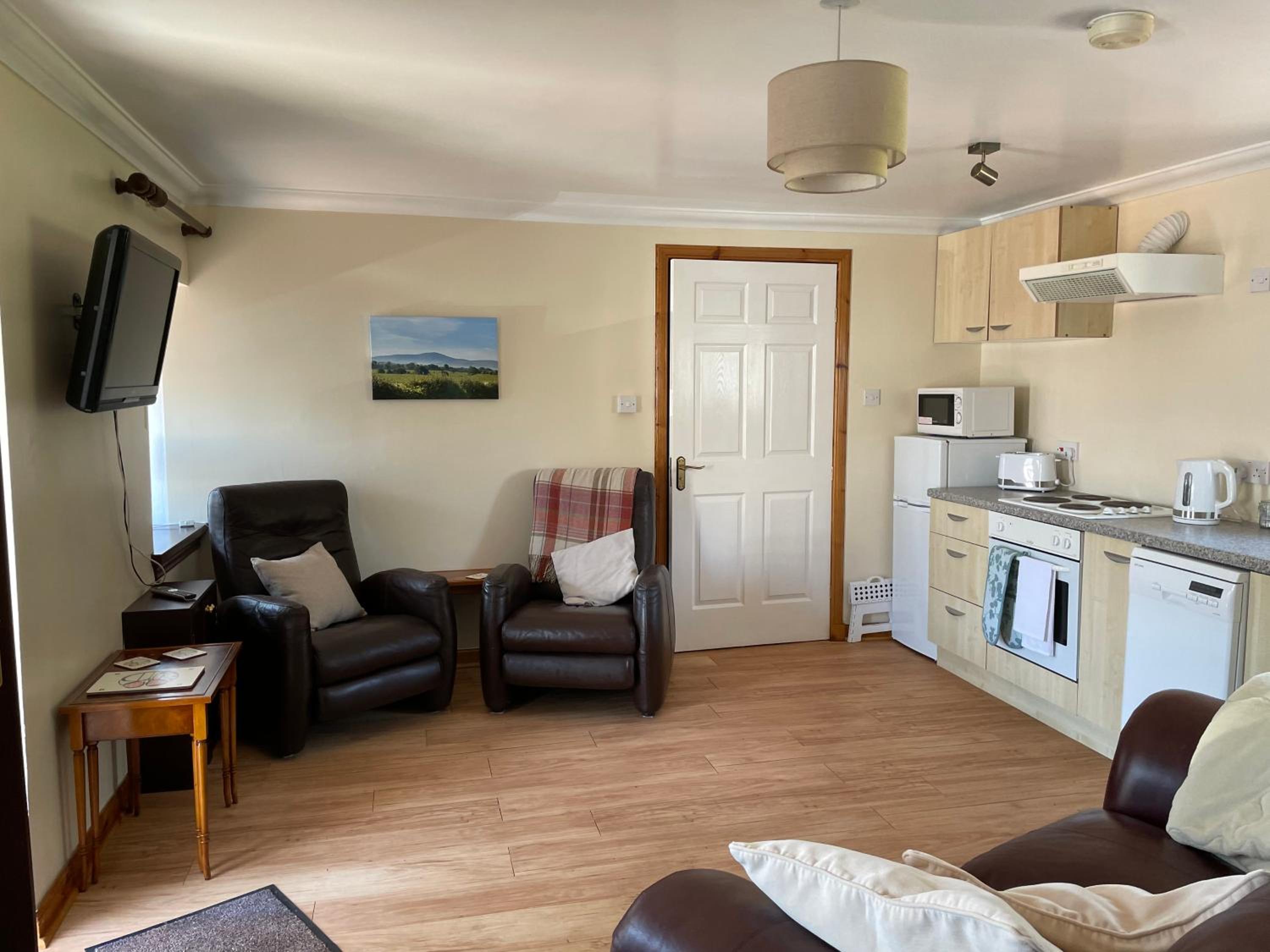 One-Bedroom House photo 1