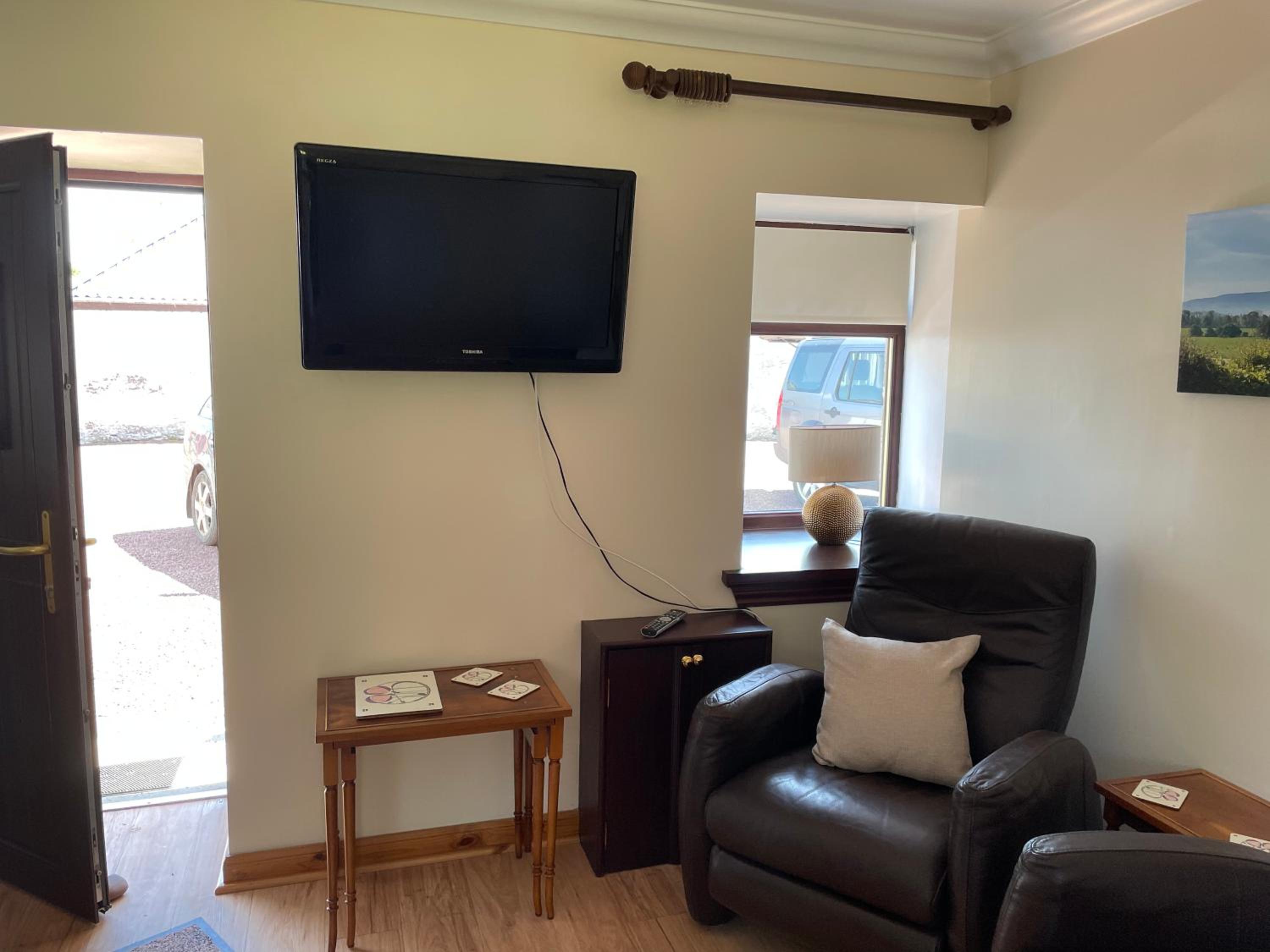 One-Bedroom House photo 2