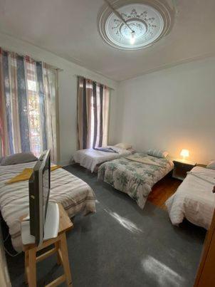 Economy Quadruple Room - Photo 5