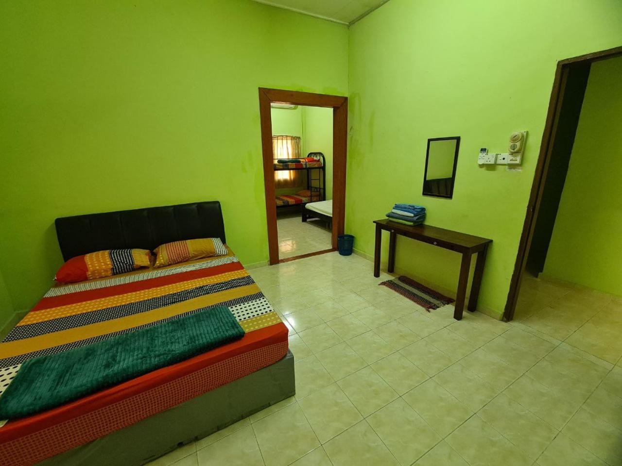 Twin Room with Private Bathroom