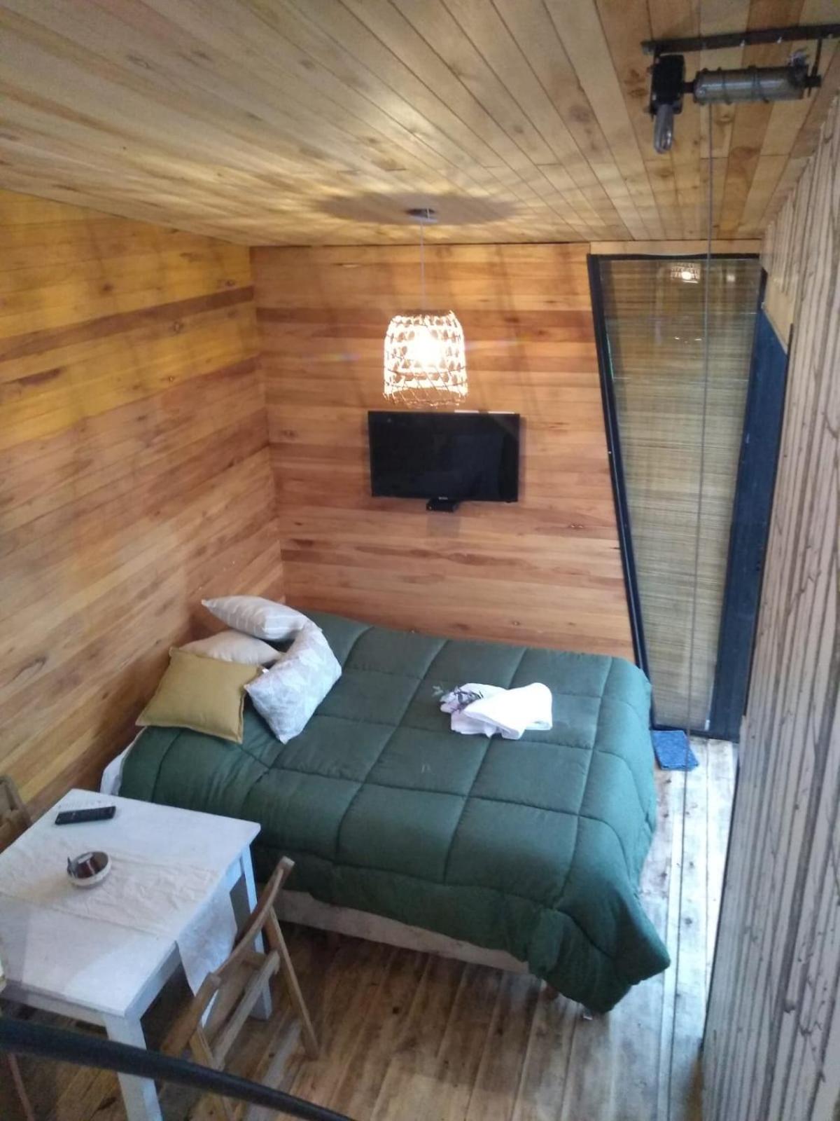 One-Bedroom House photo 1