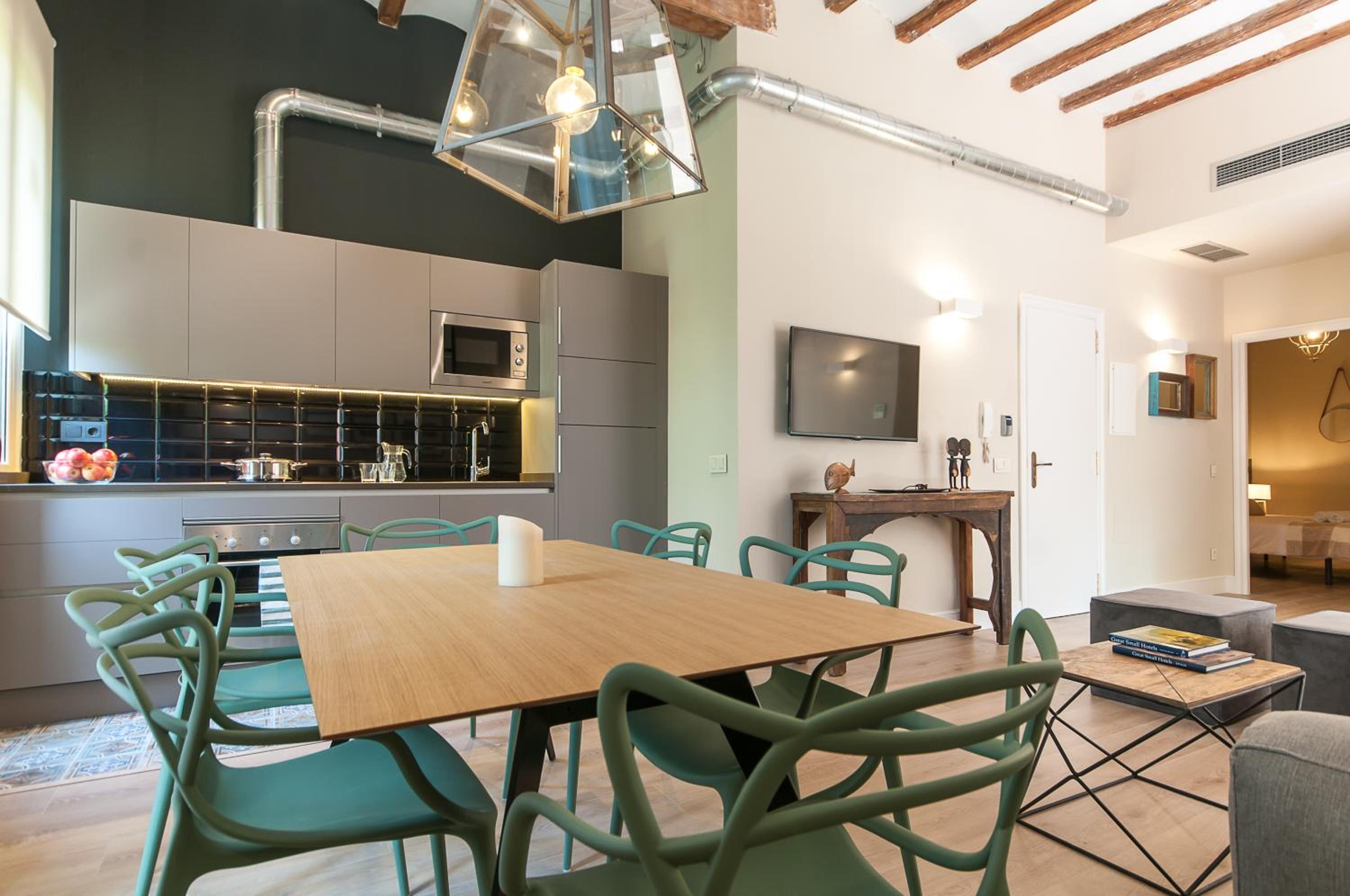 Three-Bedroom Apartment with Terrace photo 3