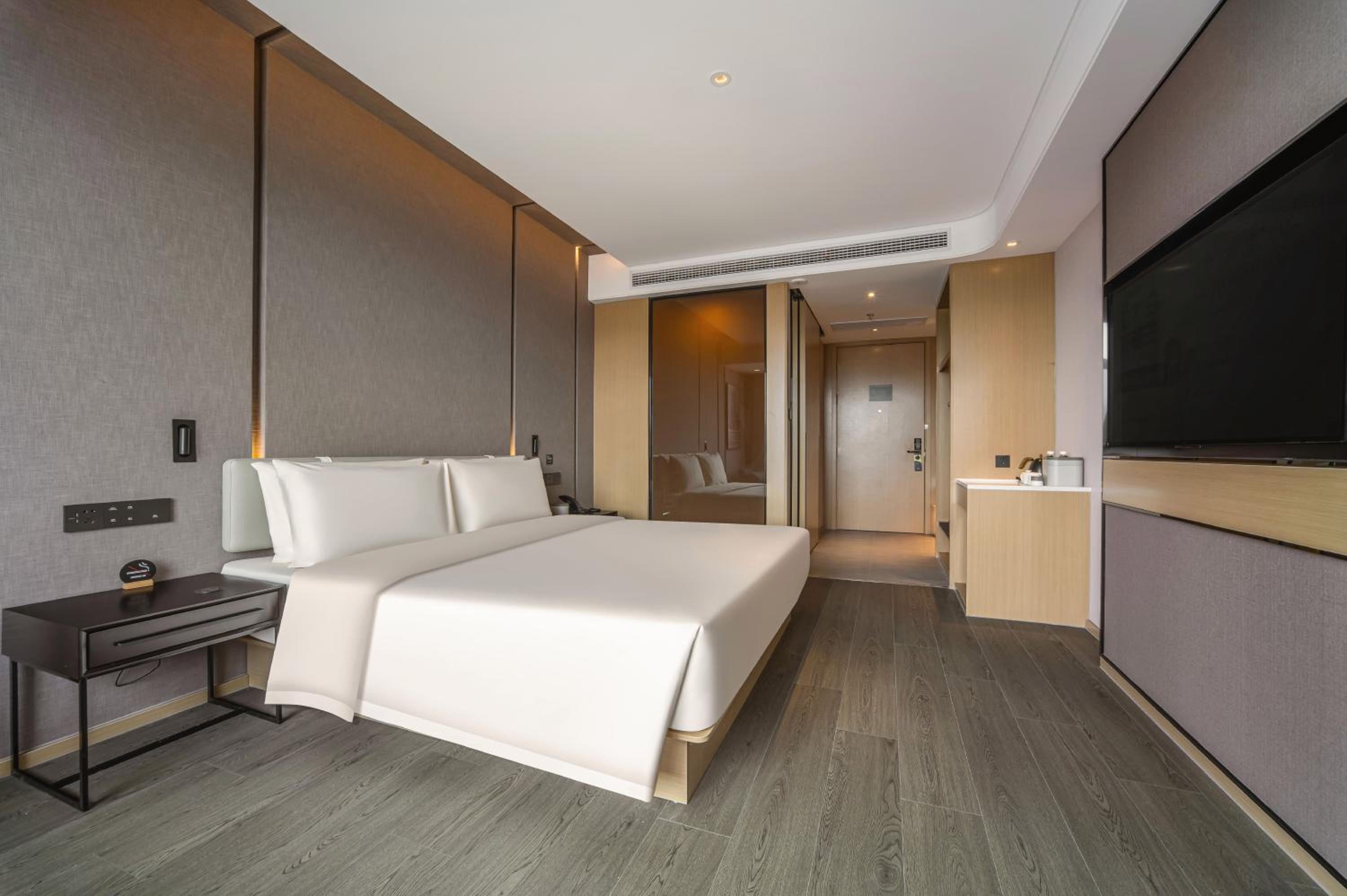 Jimu Double Room with City View photo 3