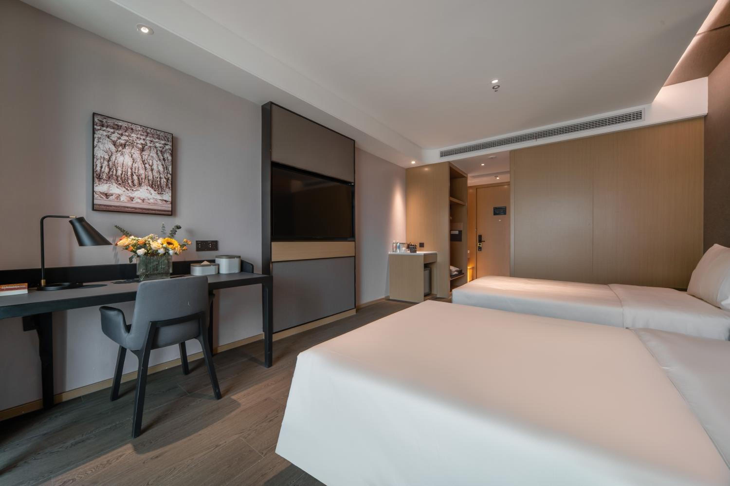 Jimu Twin Room with City View  photo 3