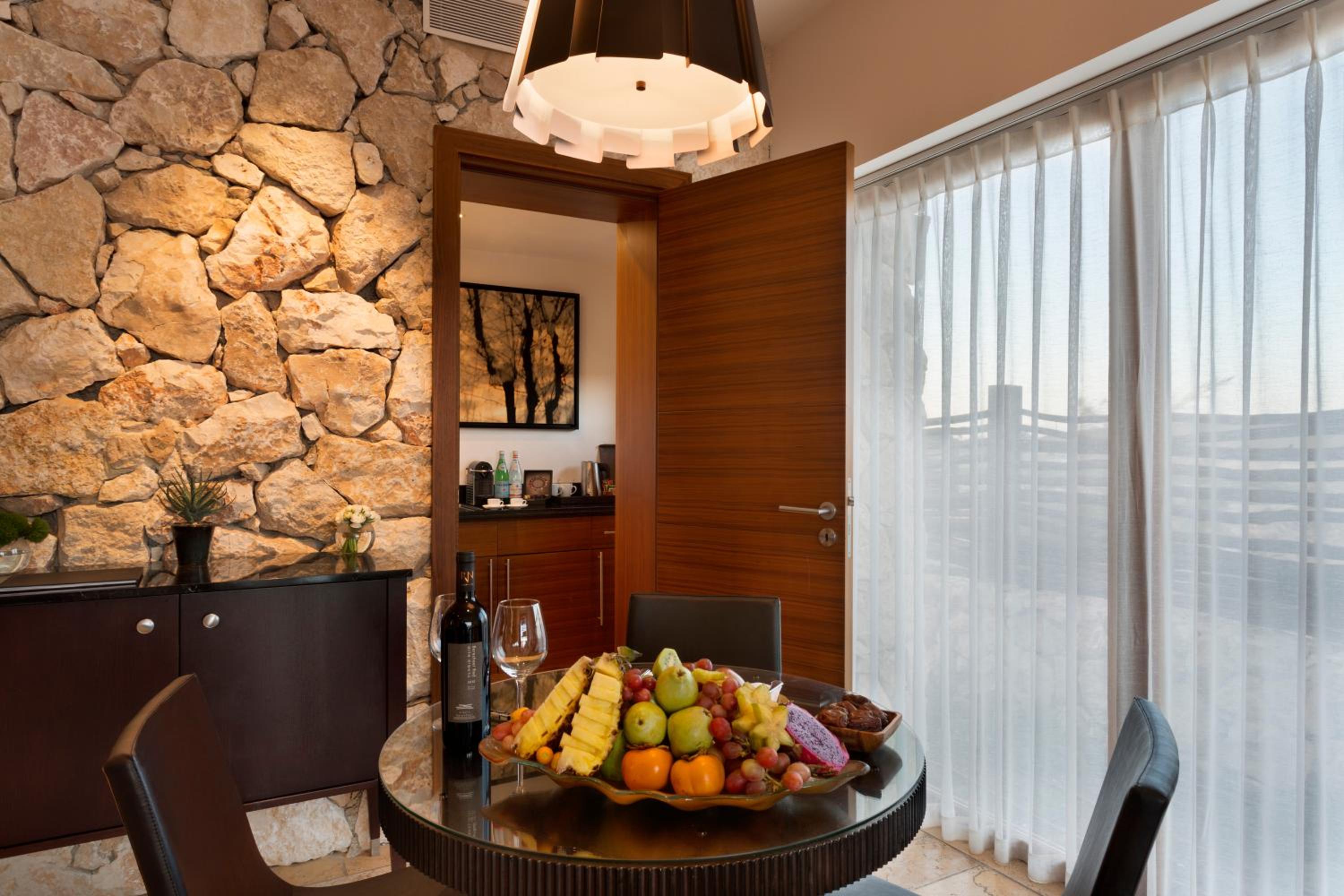 Deluxe Villa With Crater View (couples only) photo 2