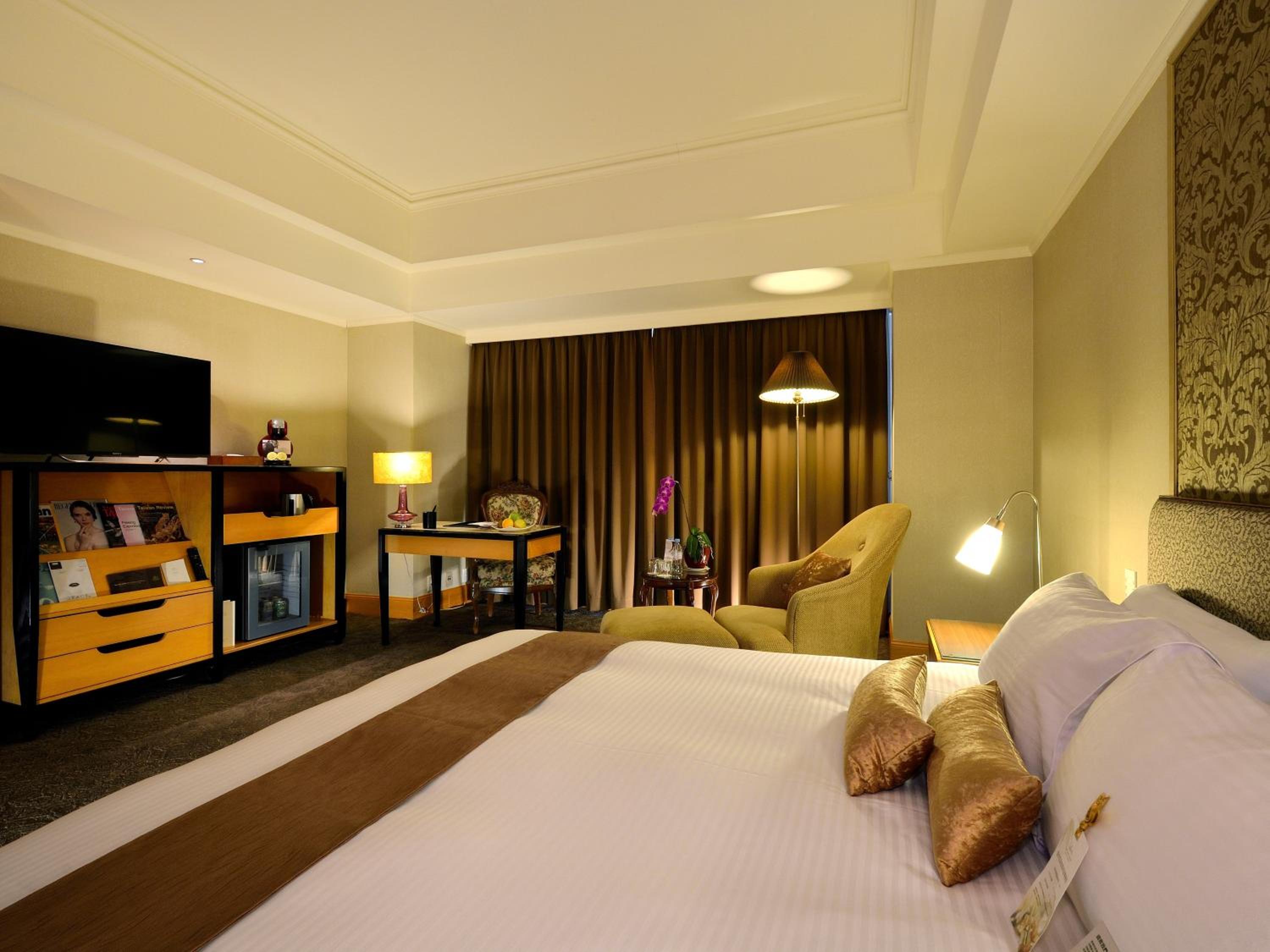 Premier Quadruple Room - Photo 3