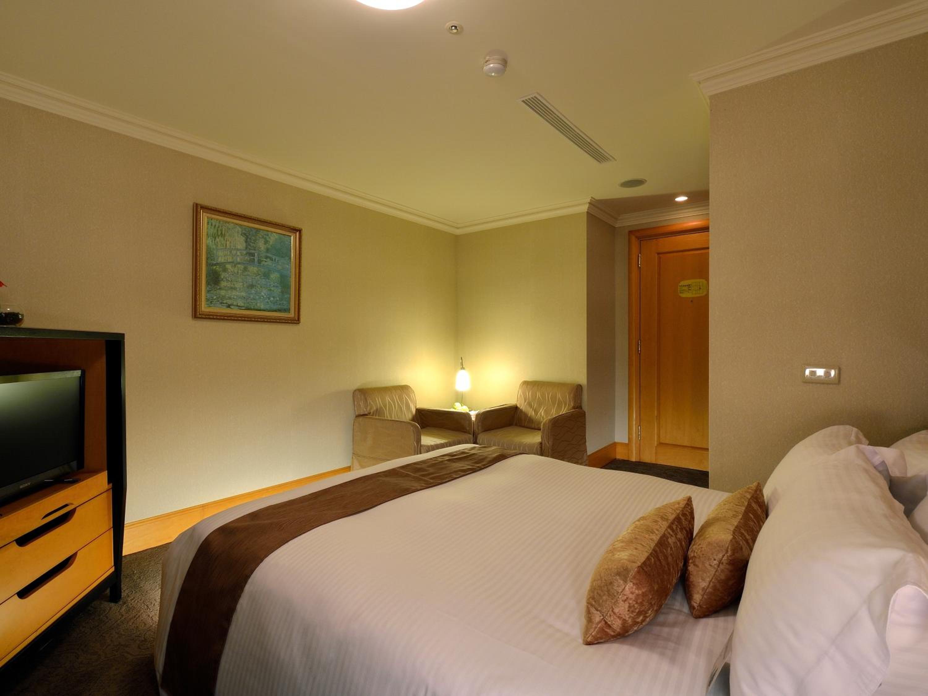 Premier Quadruple Room - Photo 2