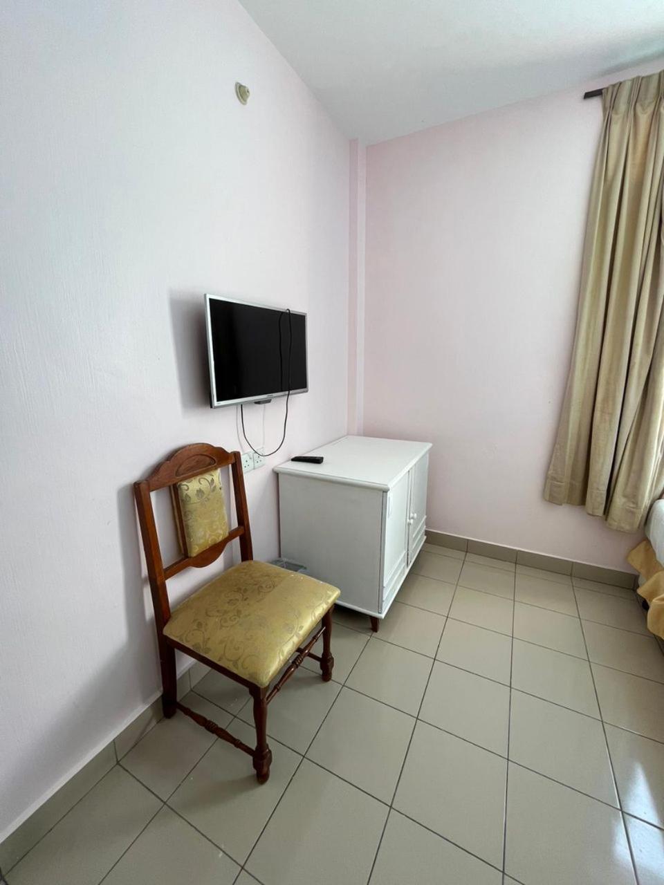 Standard Twin Room photo 3