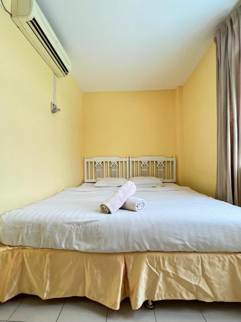 Standard King Room photo 1