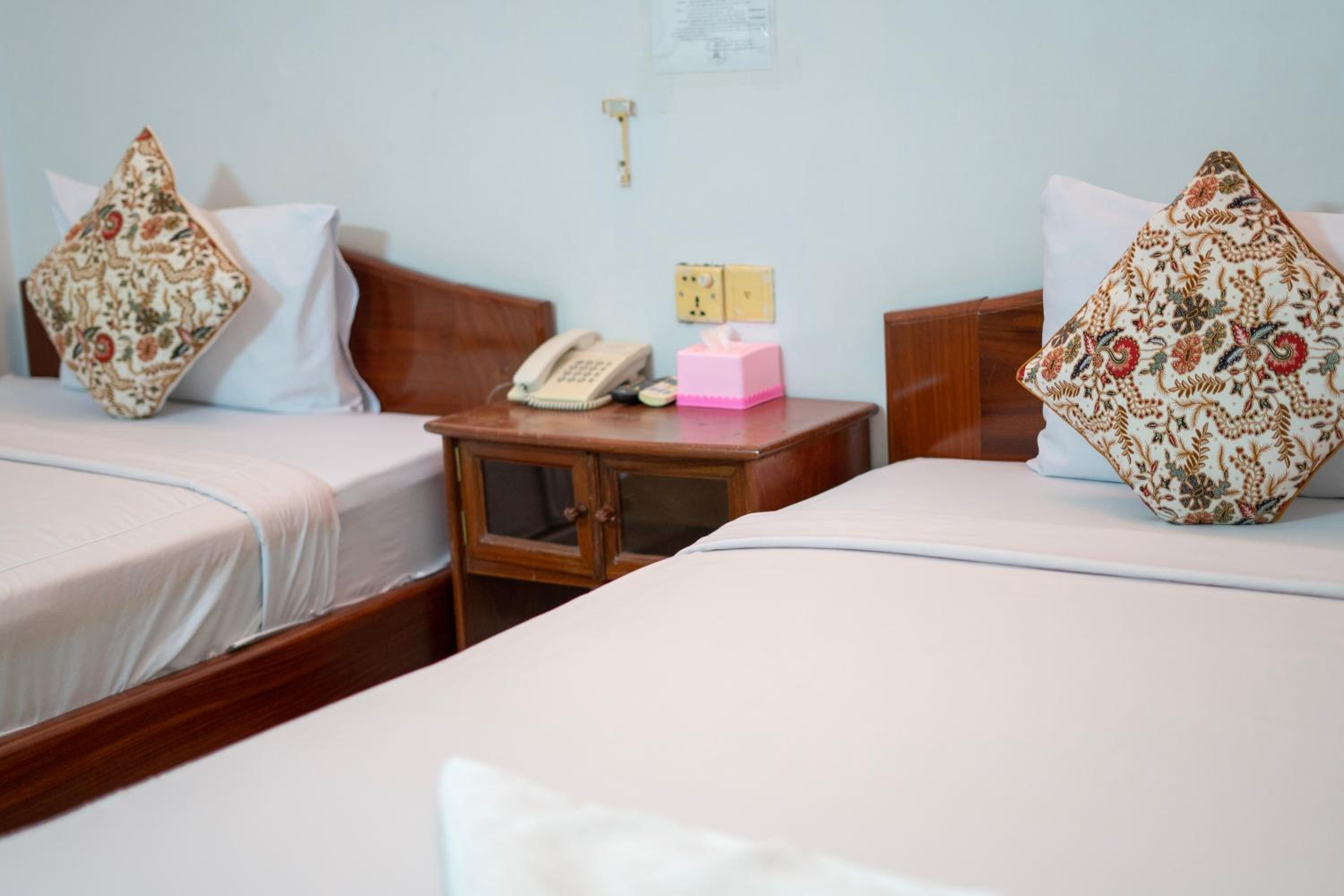 Standard Twin Room