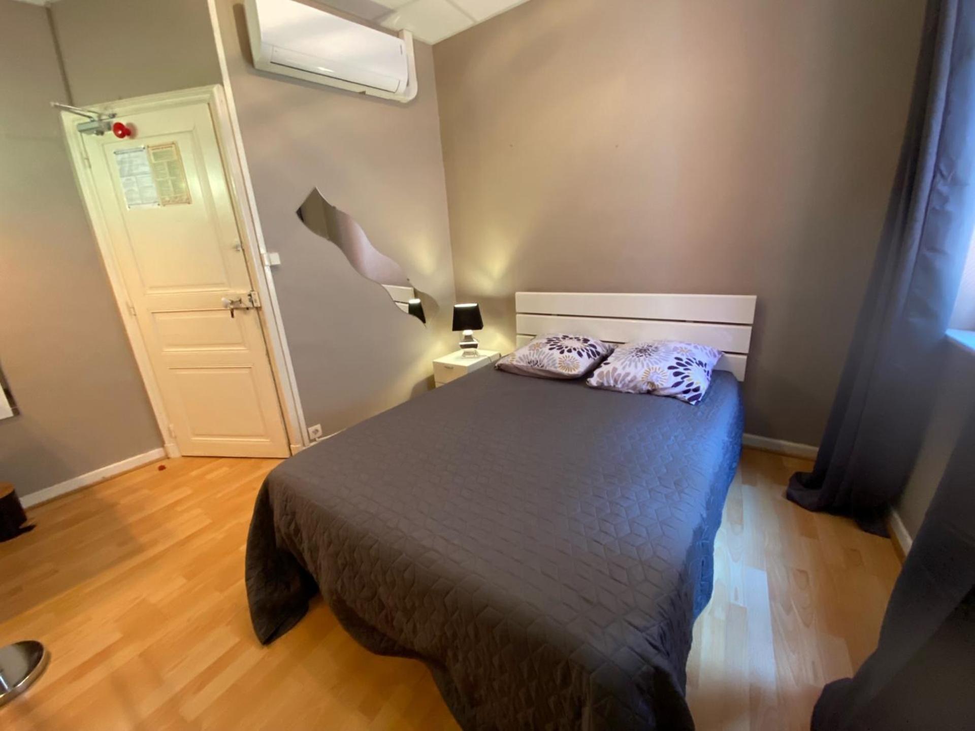 Small Double Room - Photo 1