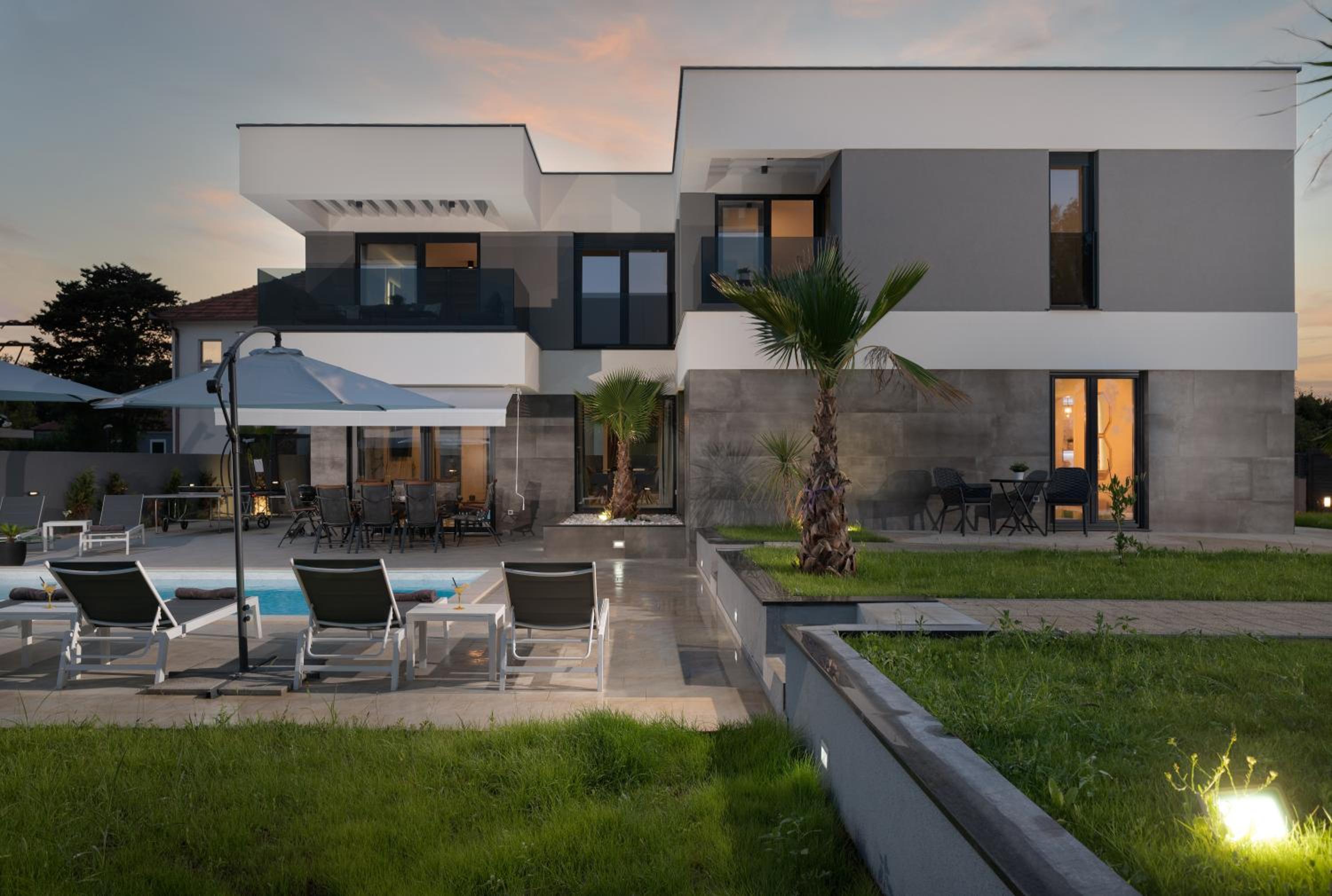 Villa photo 3