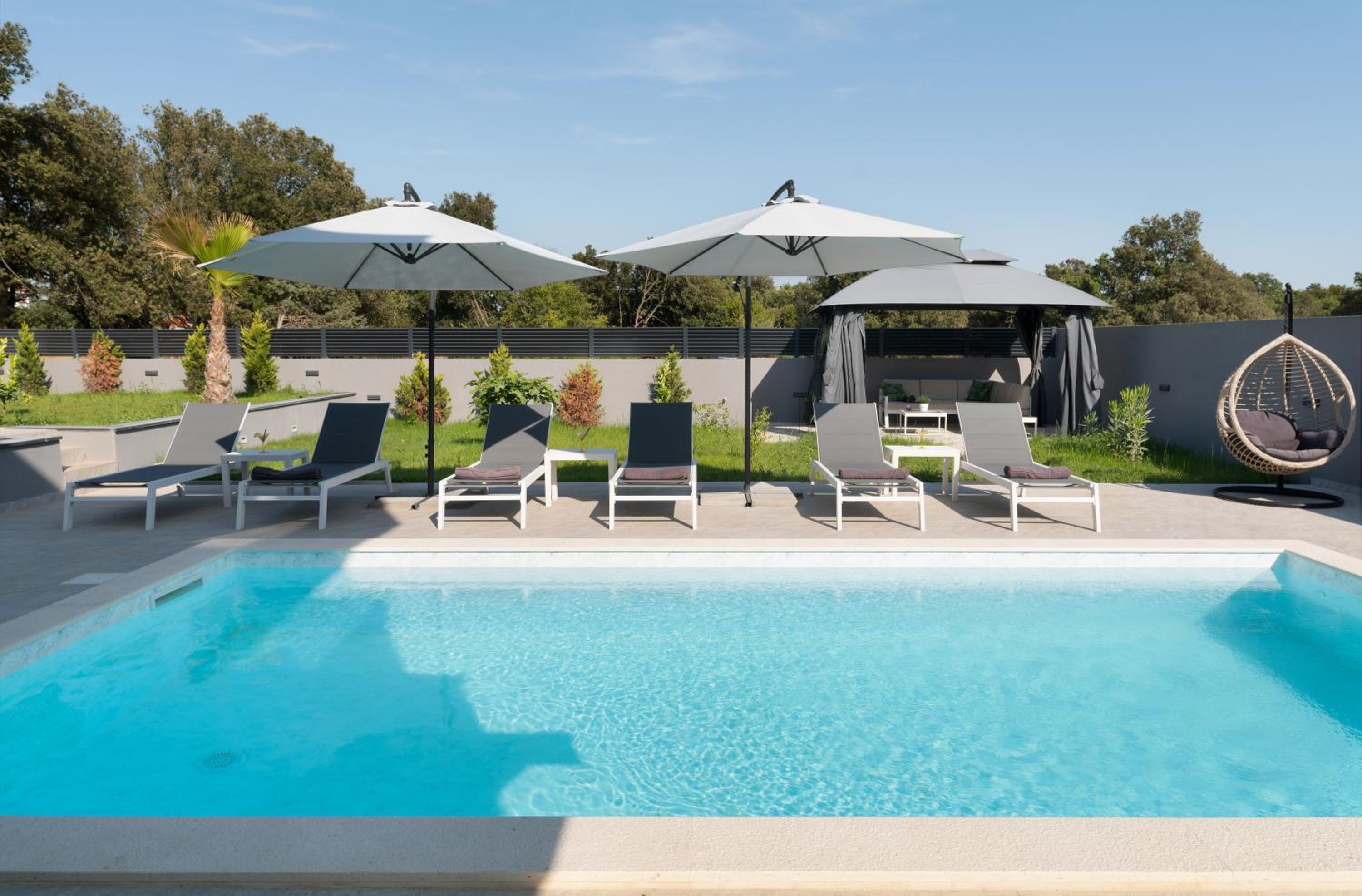 Villa photo 1