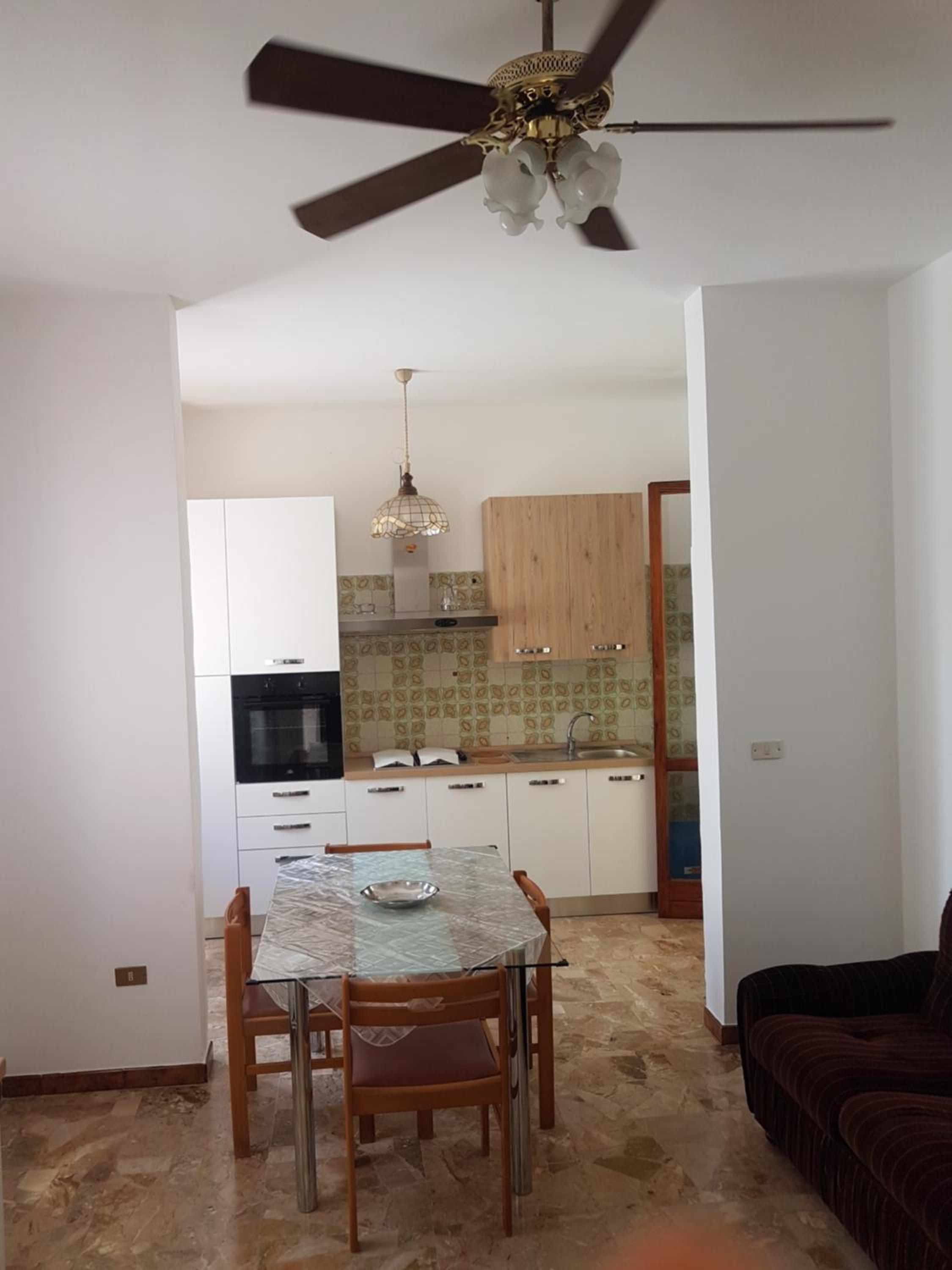 One-Bedroom House - Photo 28
