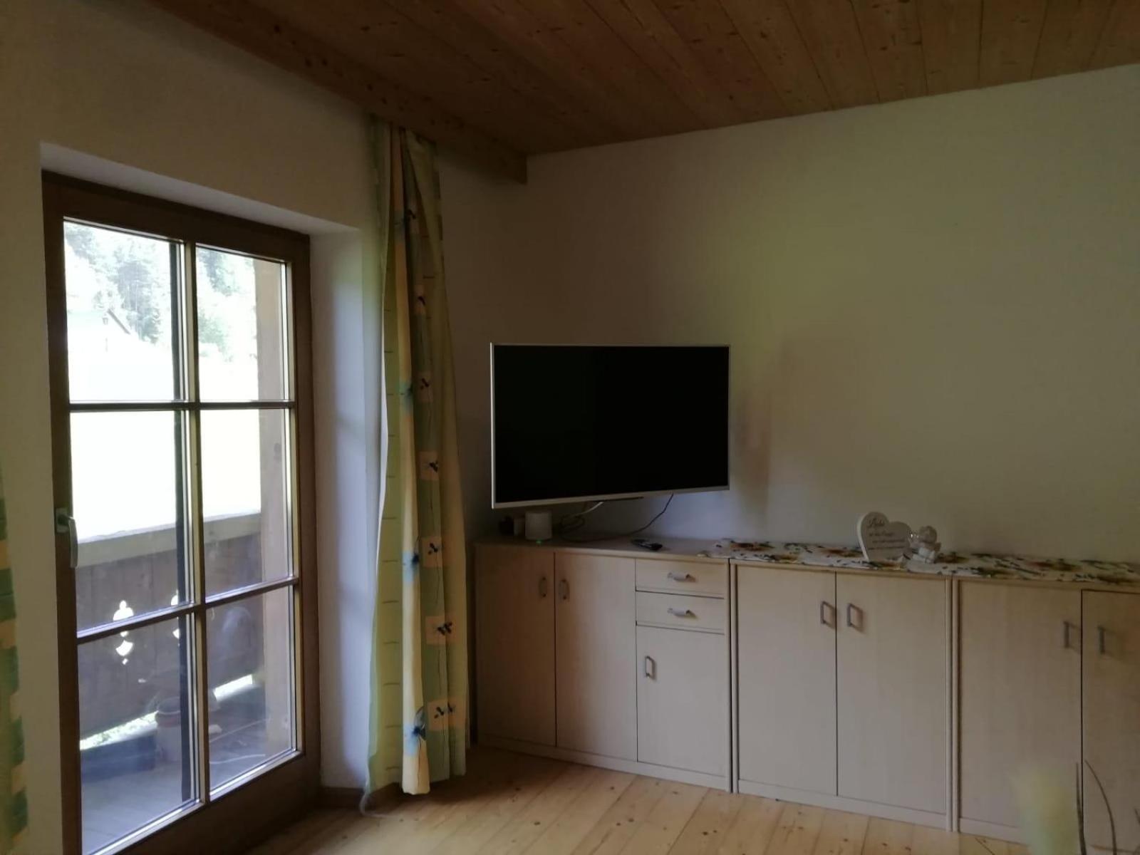 Two-Bedroom Apartment with Shower  photo 1