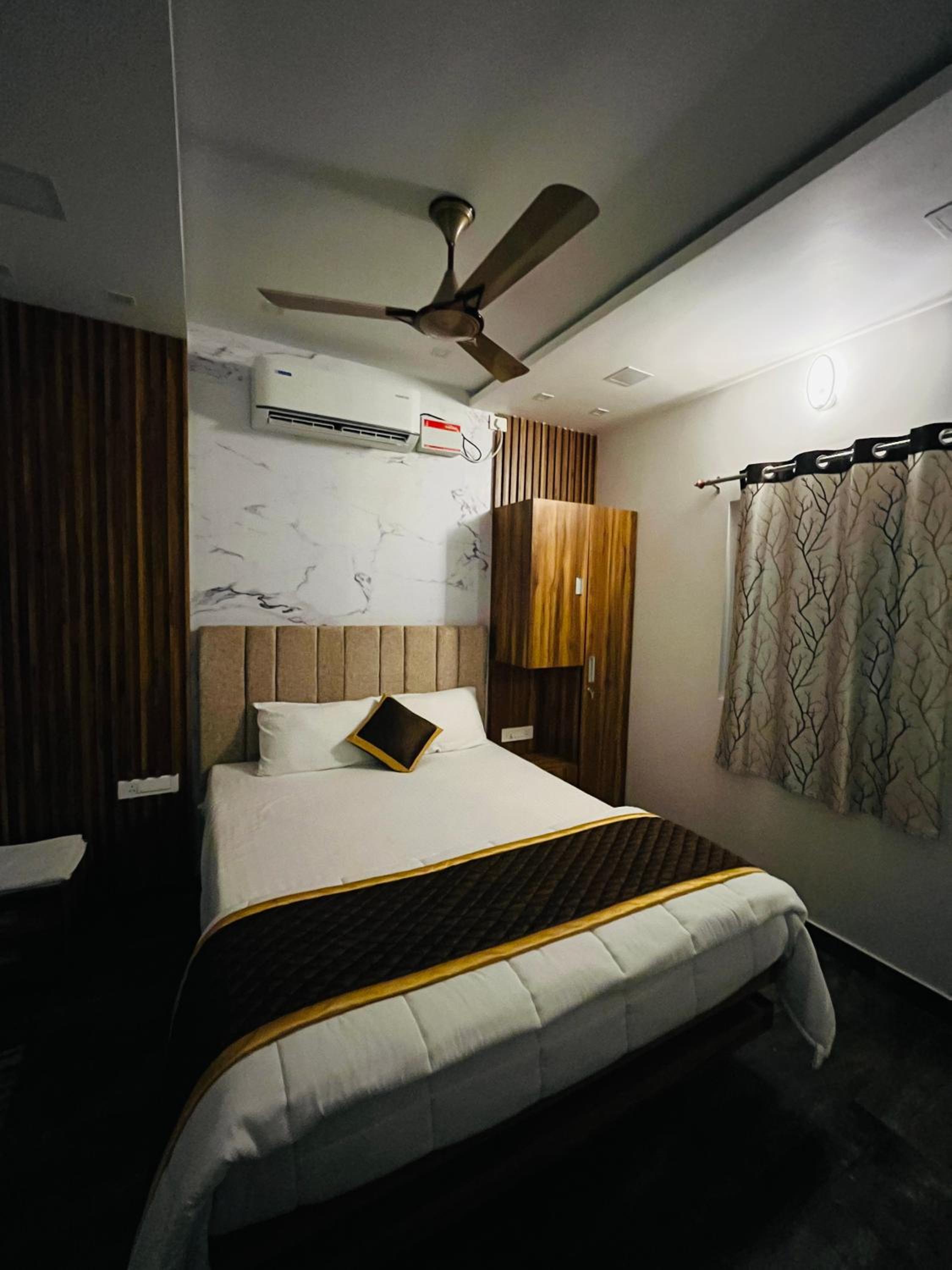 Deluxe Room - Photo 4