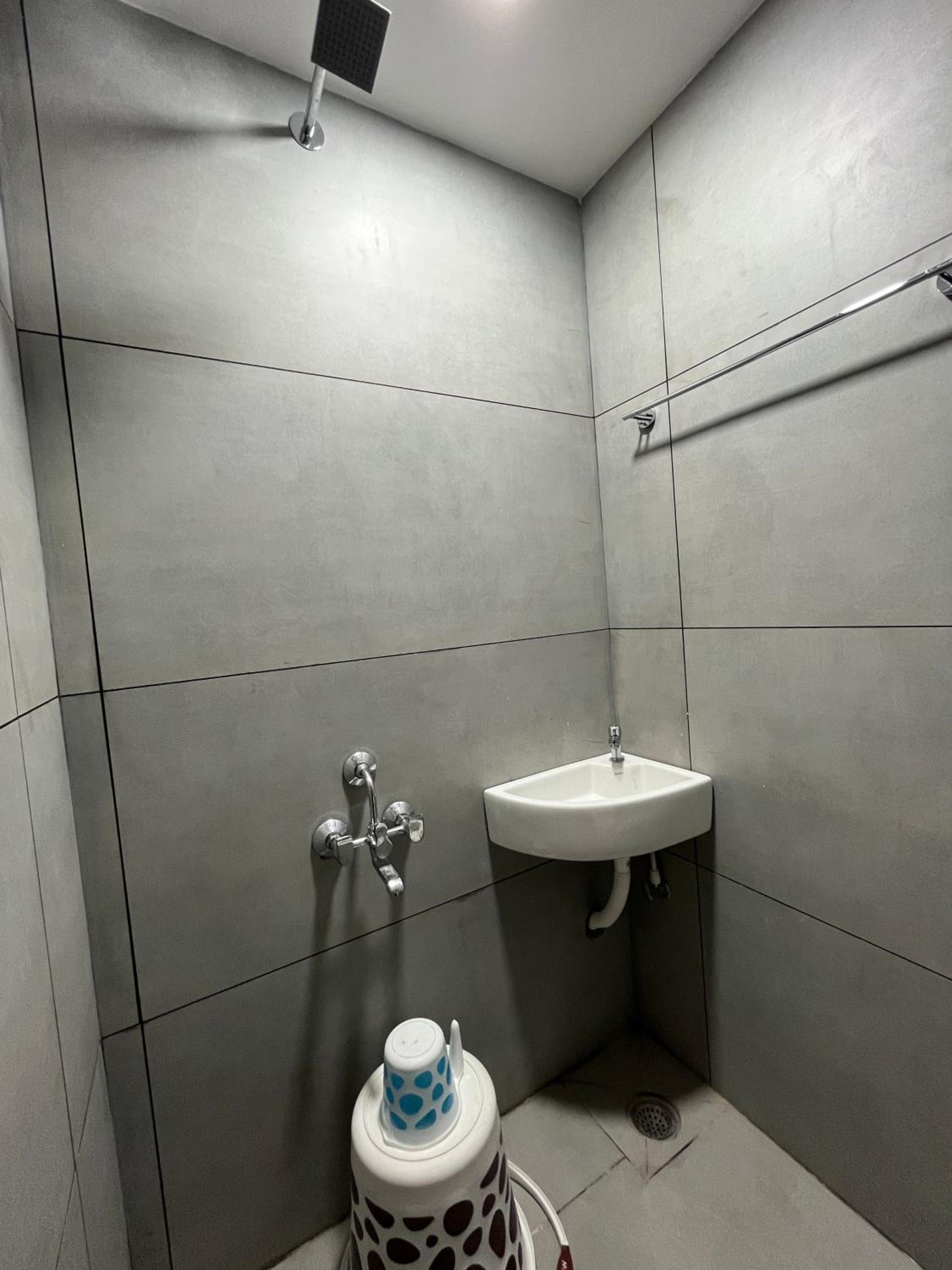 Deluxe Room - Photo 12