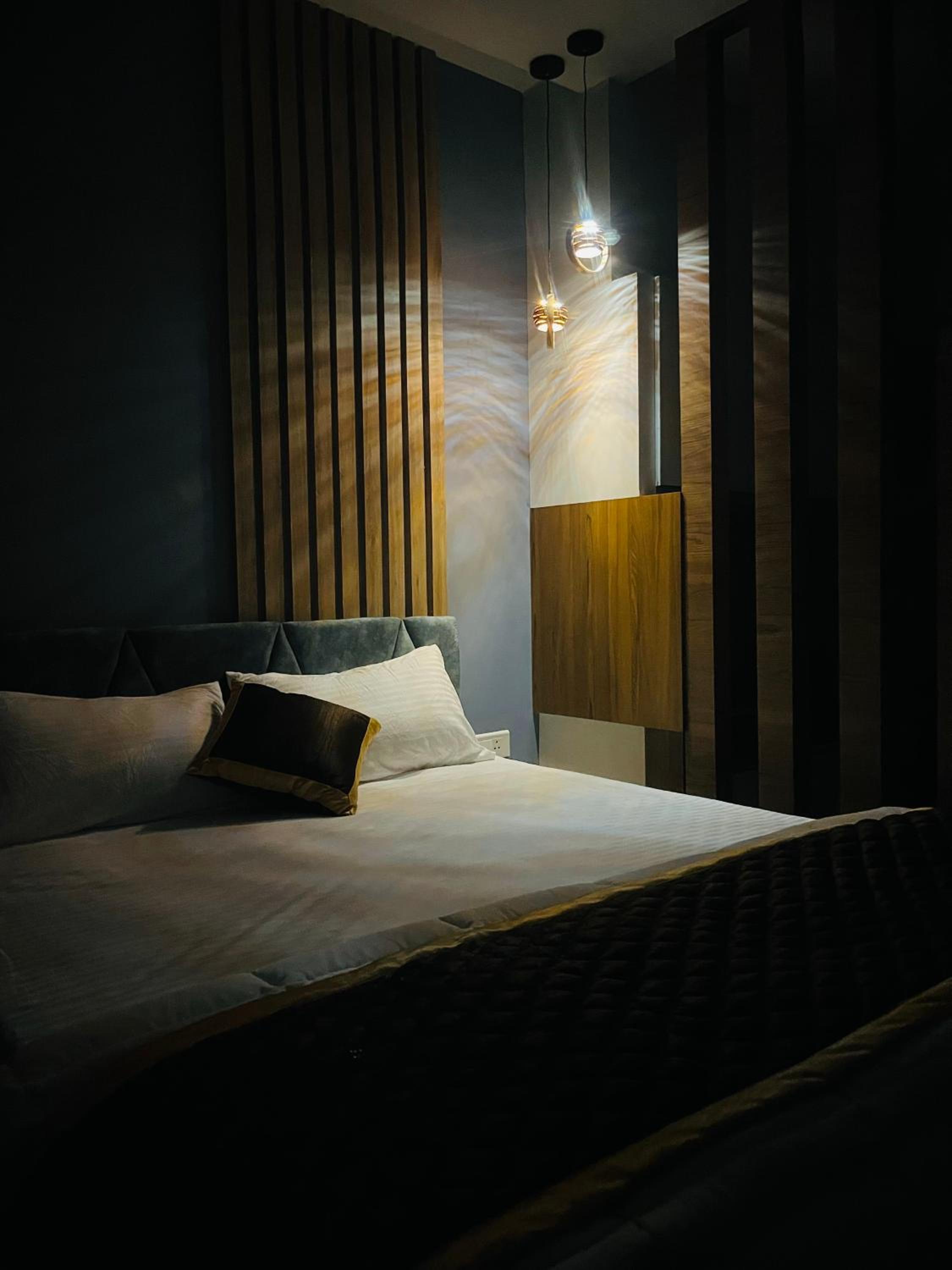 Deluxe Room - Photo 13