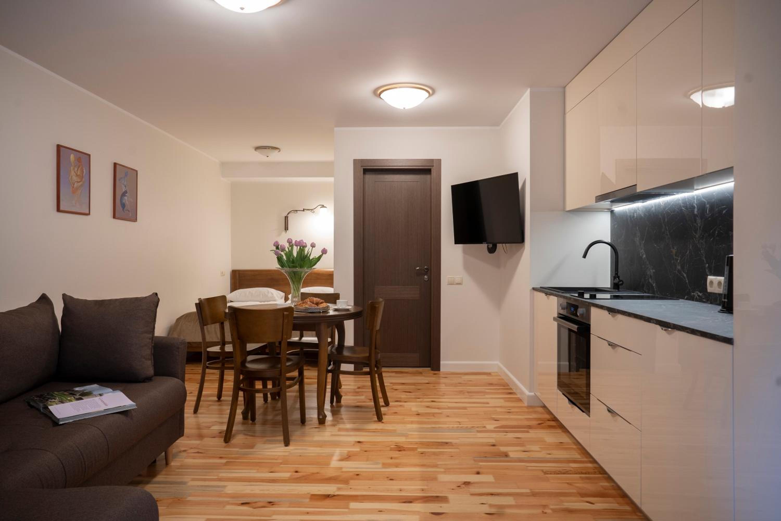 Studio Apartment