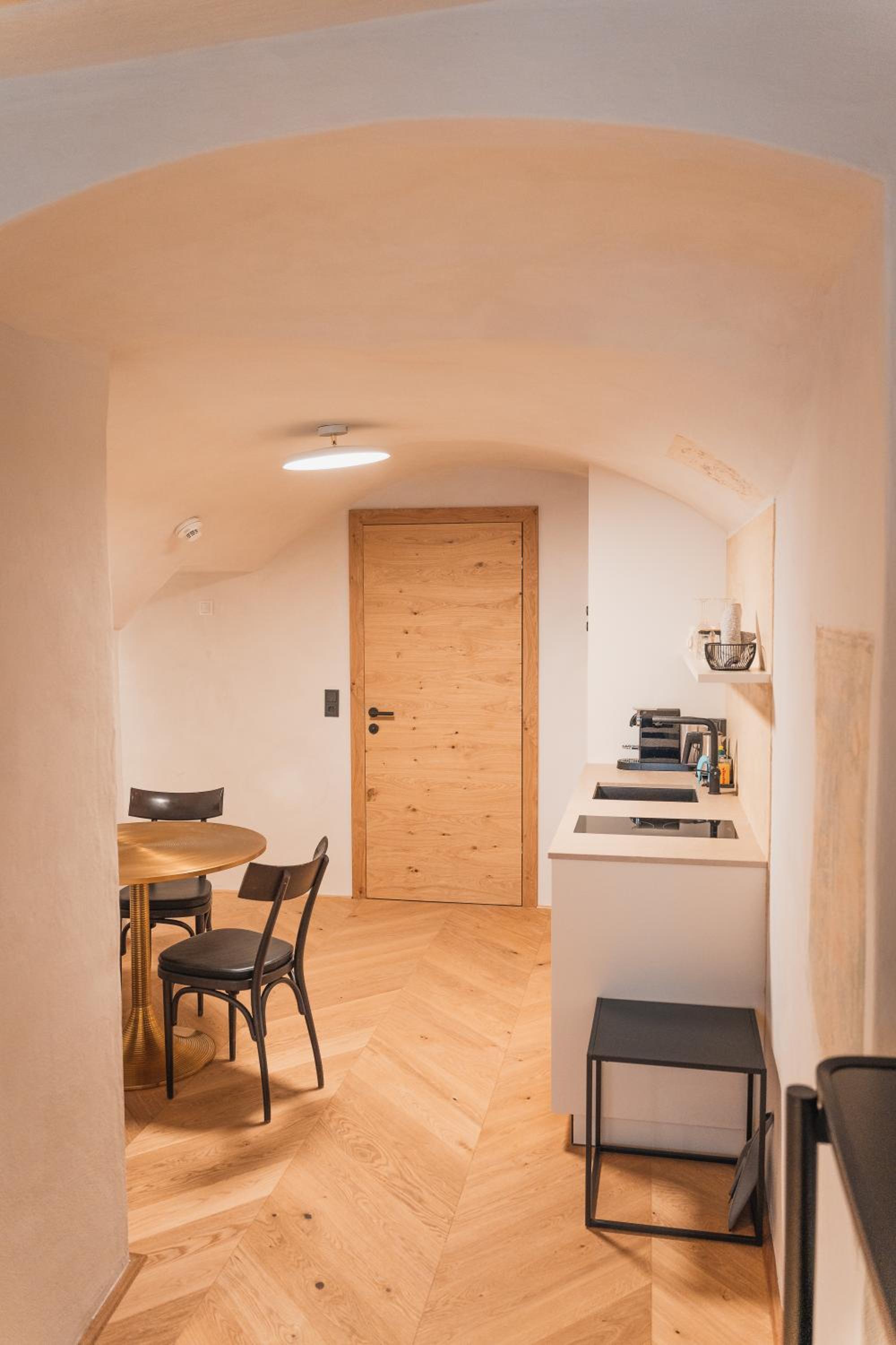 H5 Grey Bear Studios e altro, Foto 10
