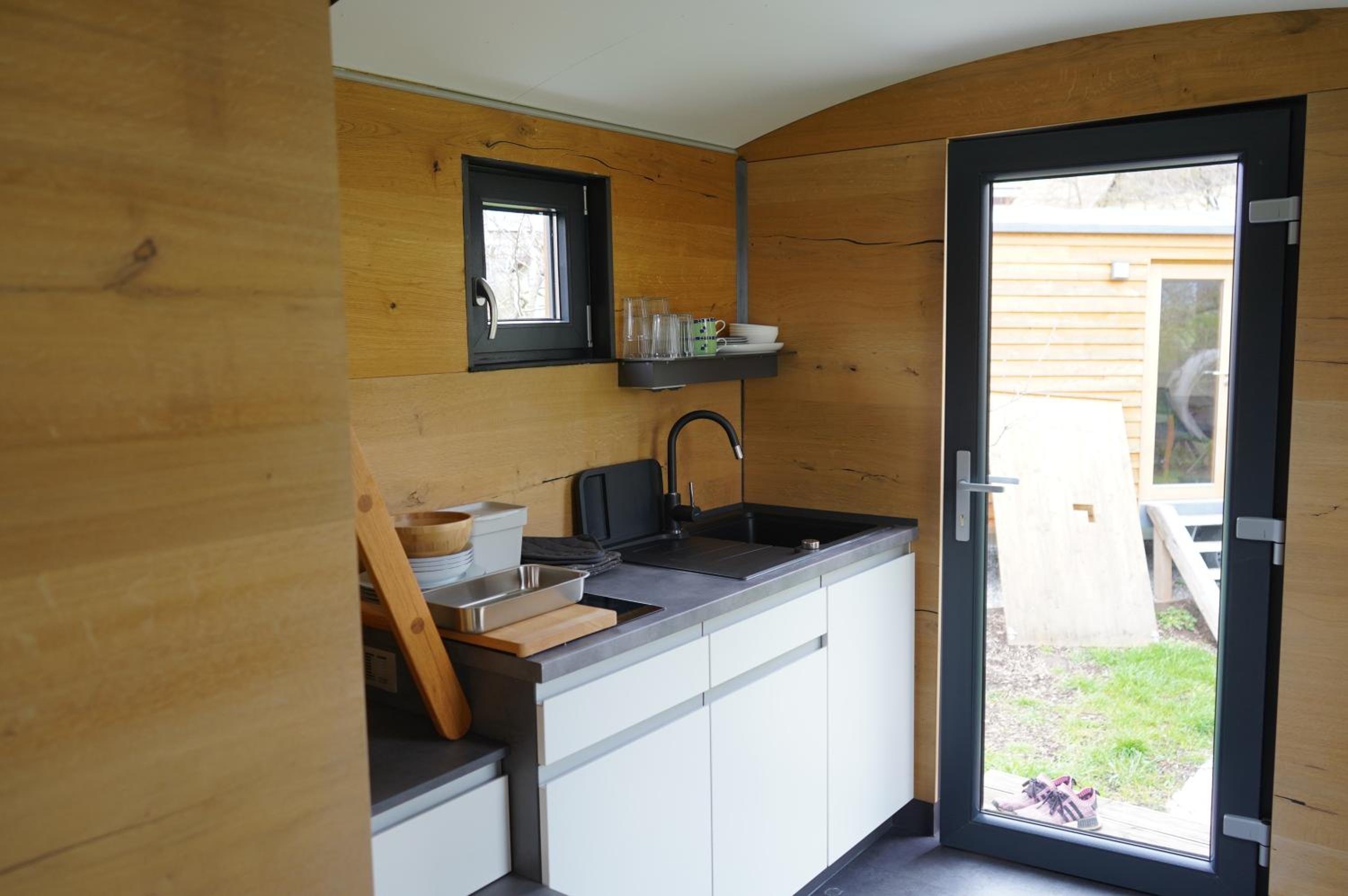 Mobile Home photo 3