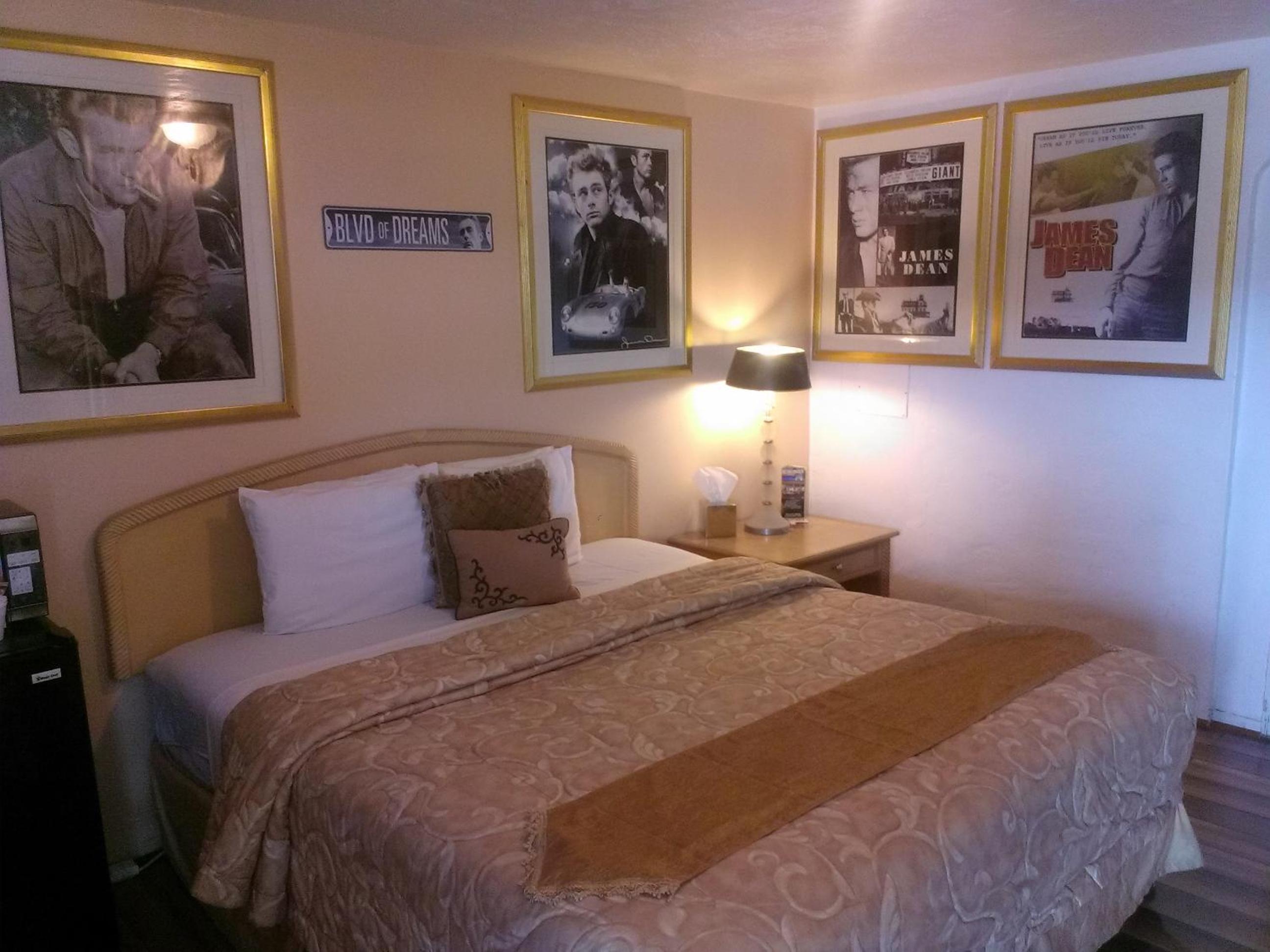 Deluxe King Room photo 1