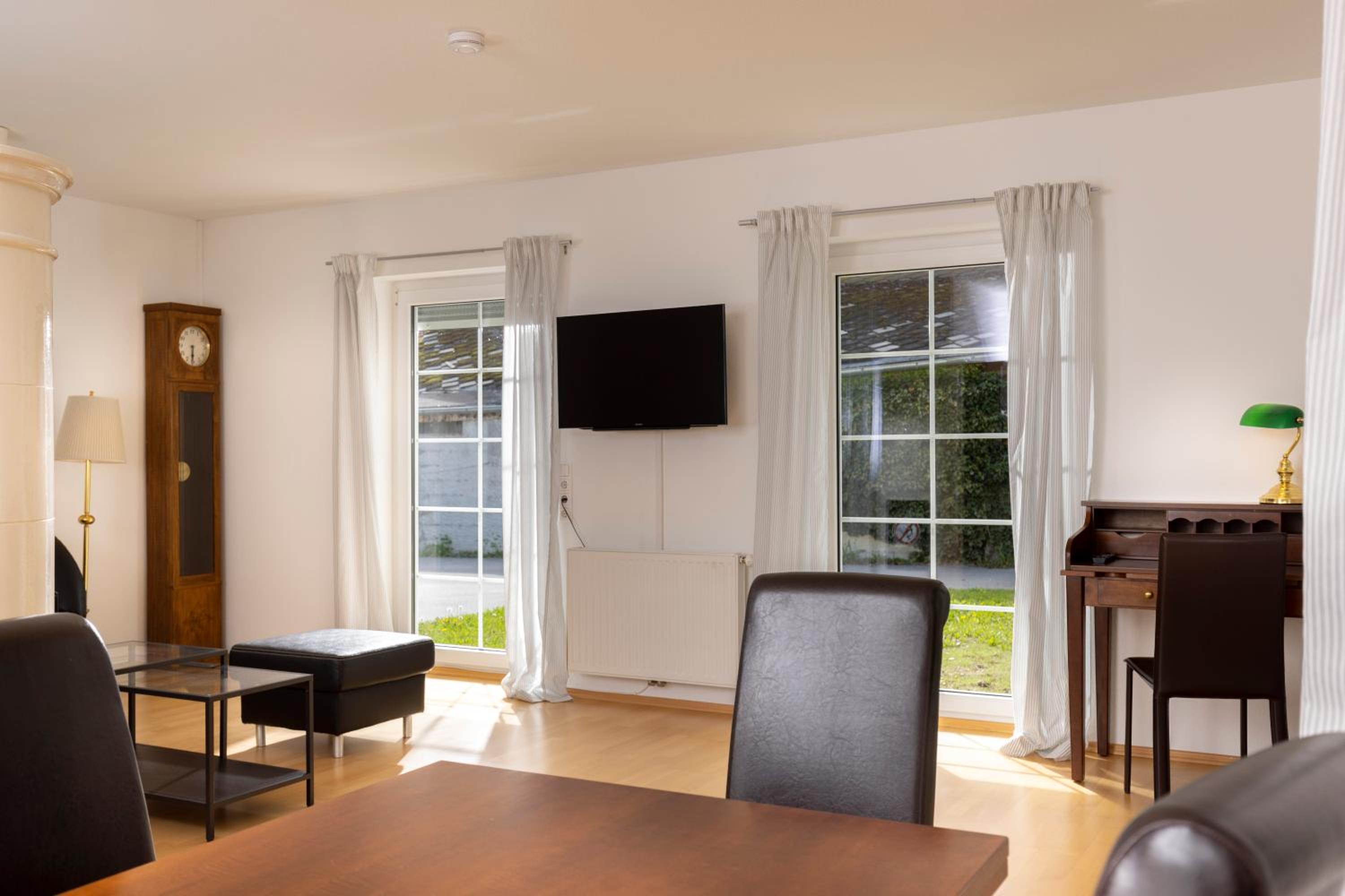 Four-Bedroom House photo 2