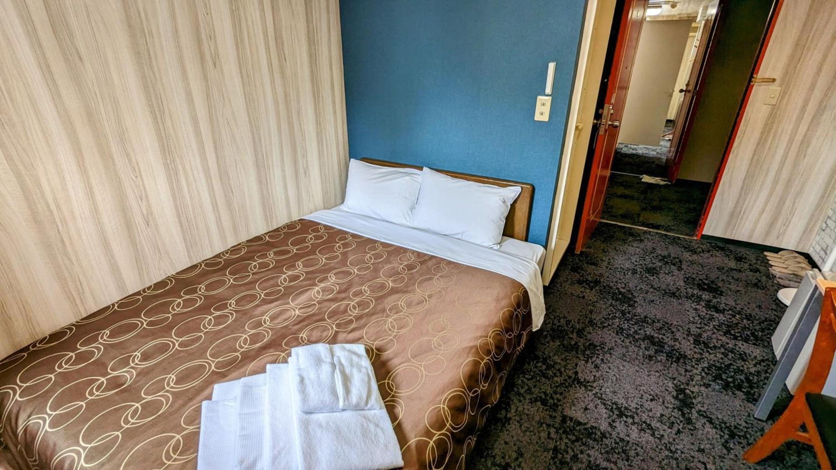 Double Room with Small Double Bed - Smoking