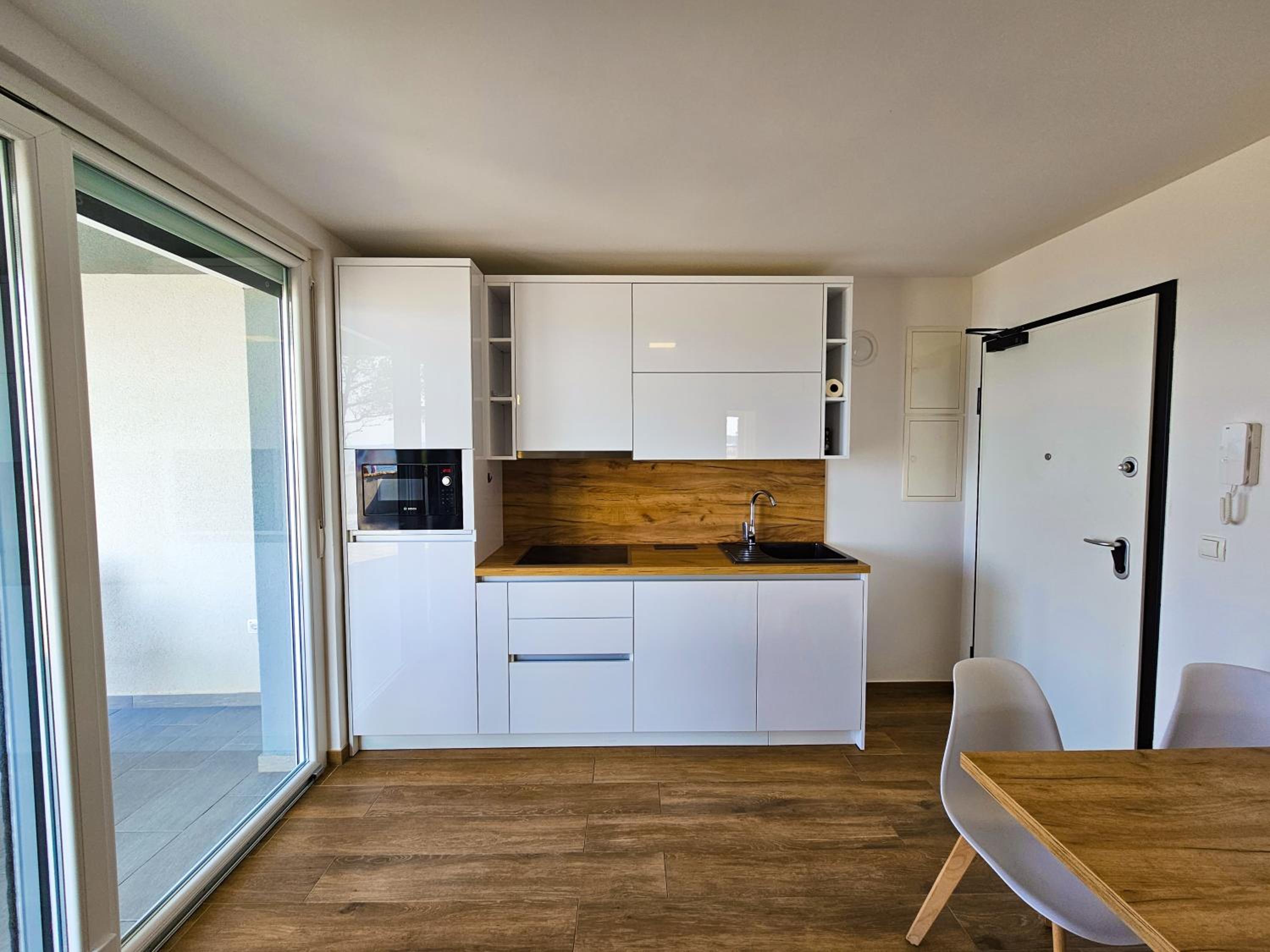 Apartment - Ground Floor photo 3
