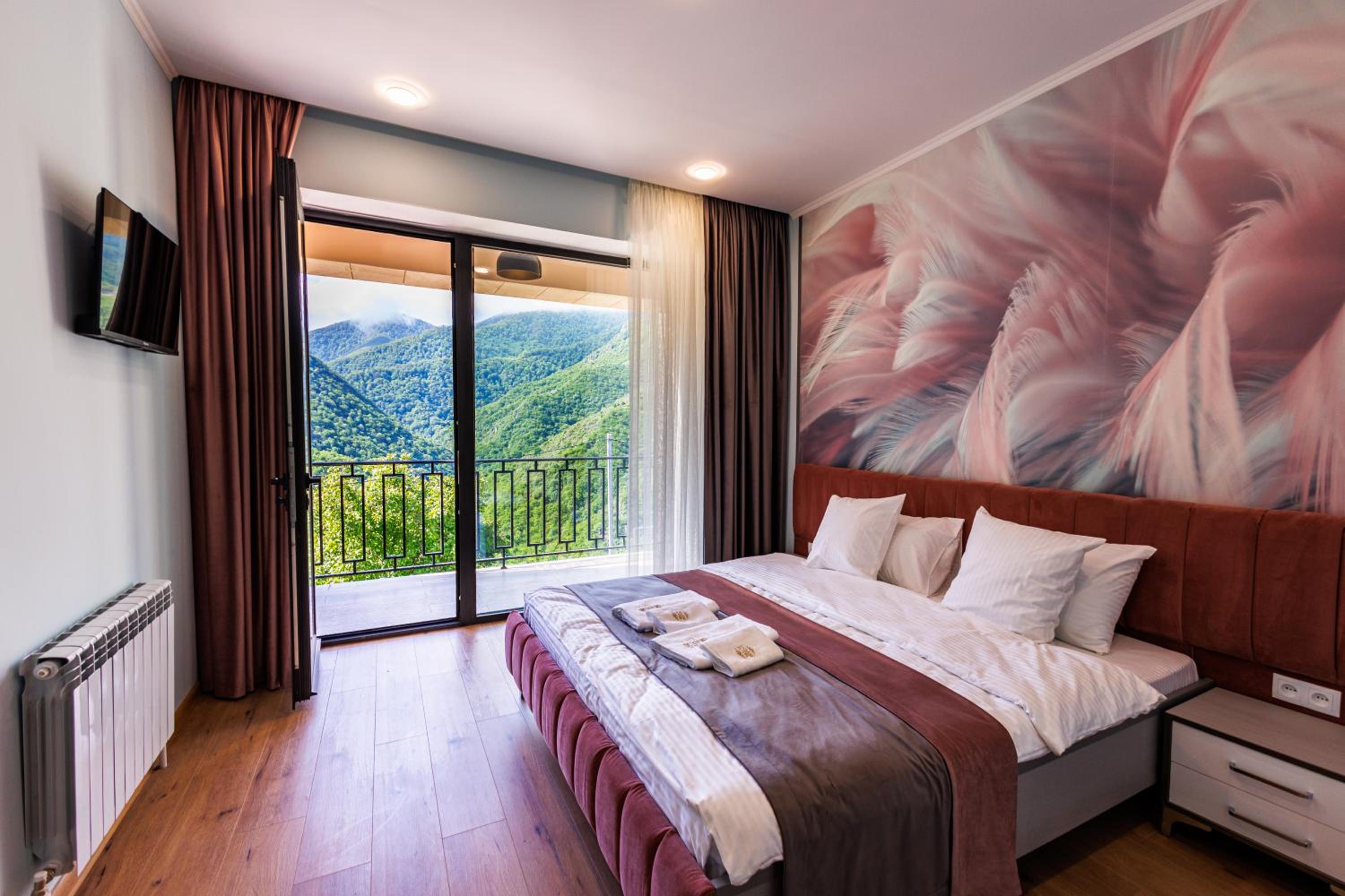 King Room with Mountain View