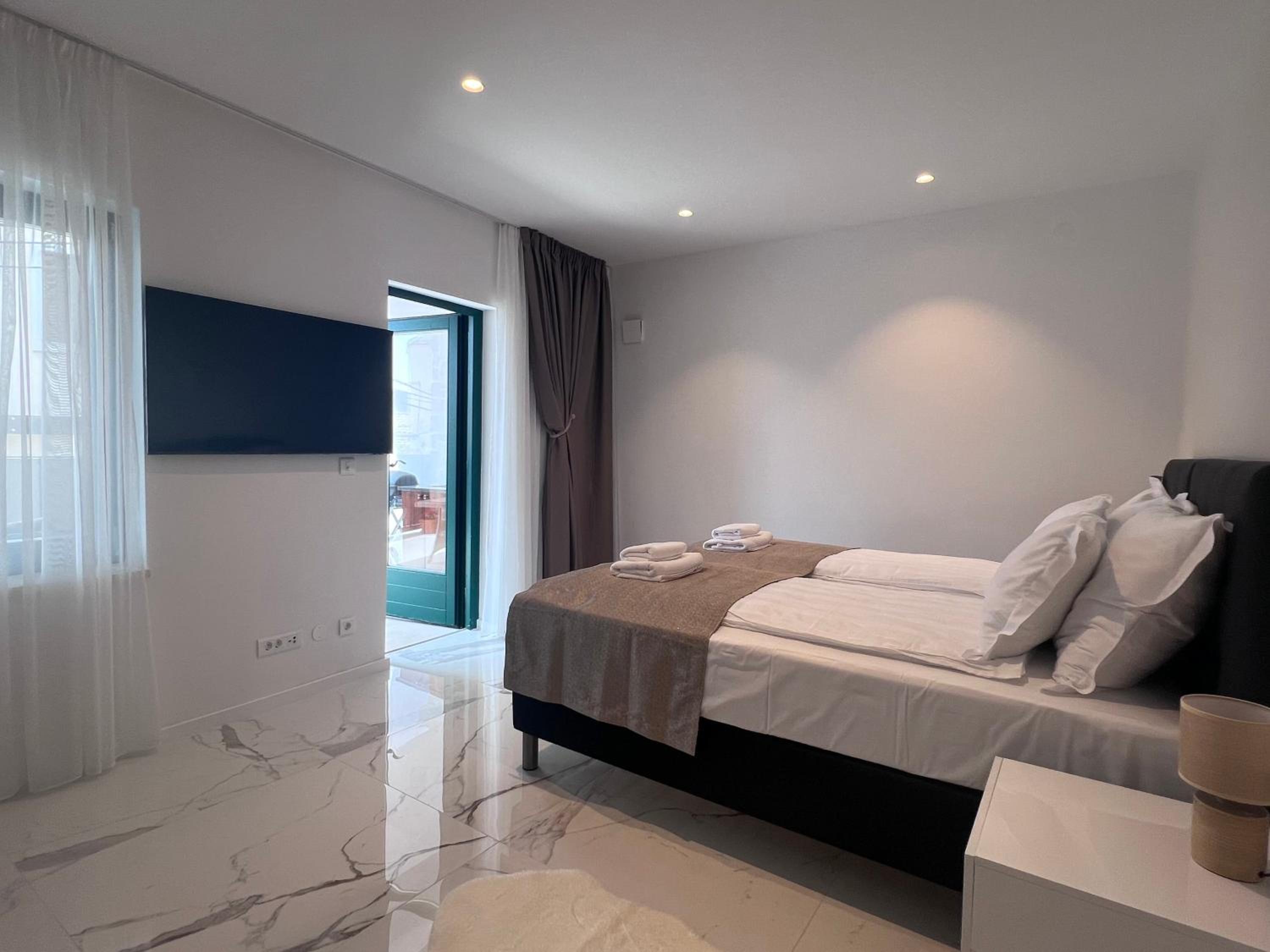 Deluxe Double Room with Balcony
