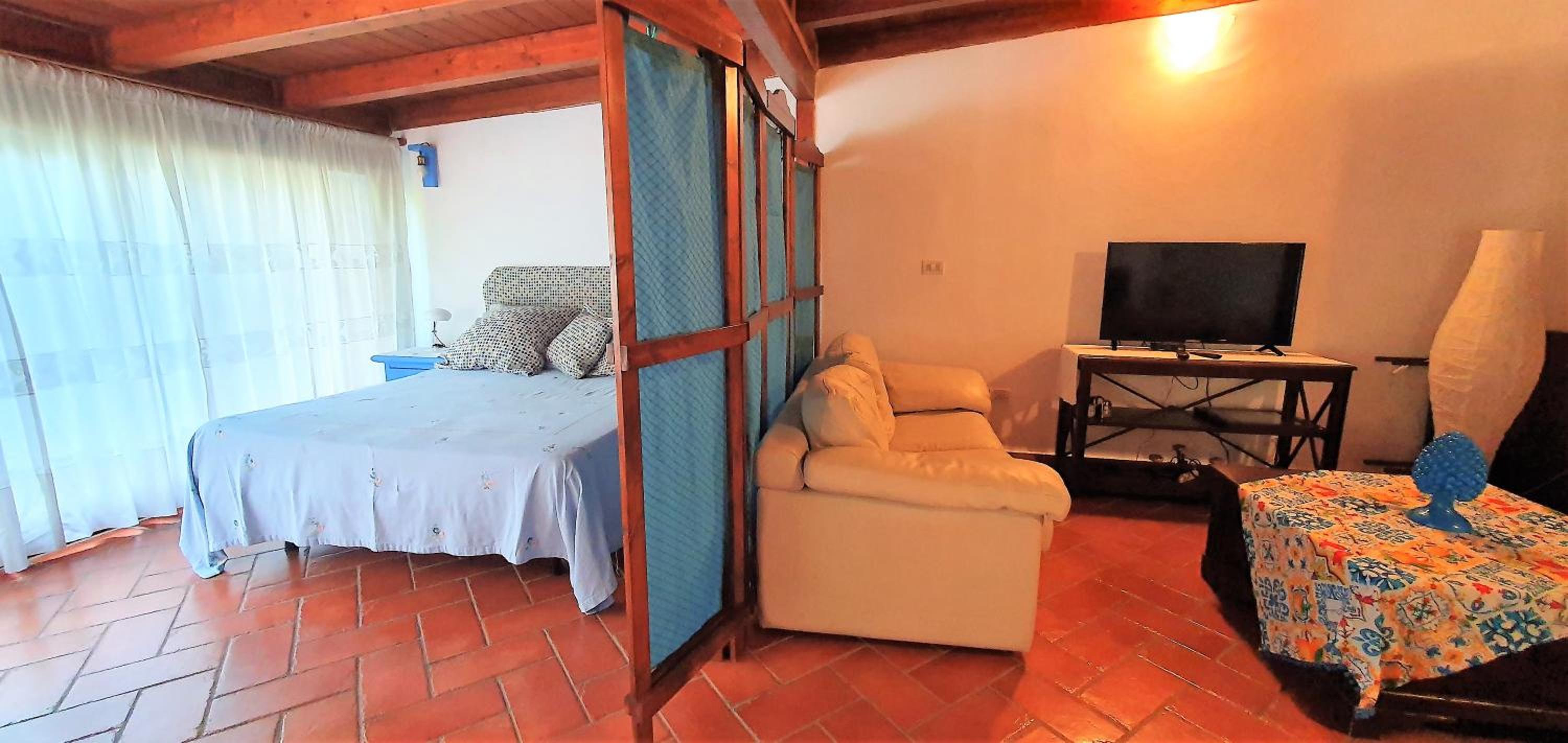 One-Bedroom House photo 3