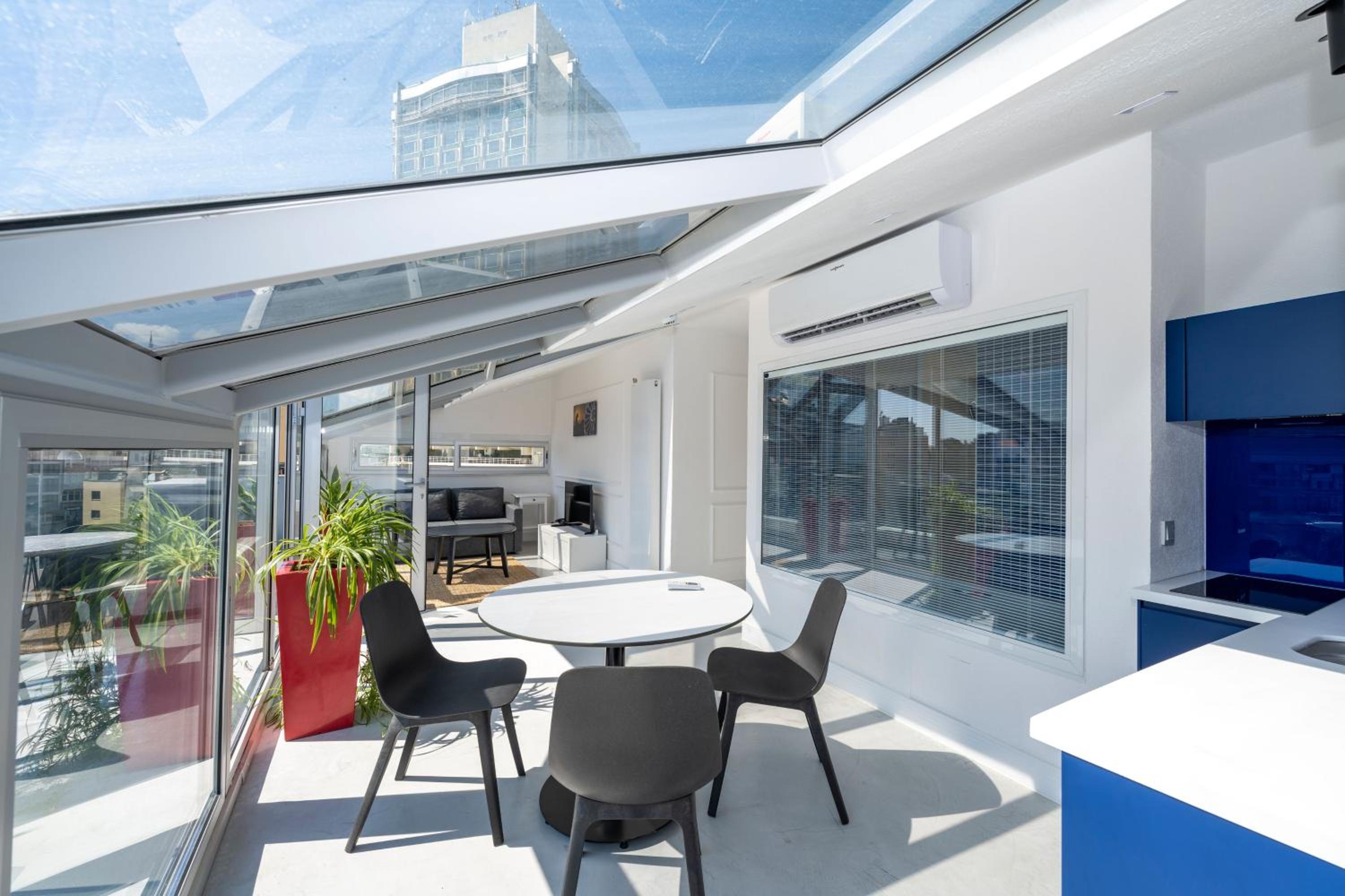 Penthouse Suite photo 2