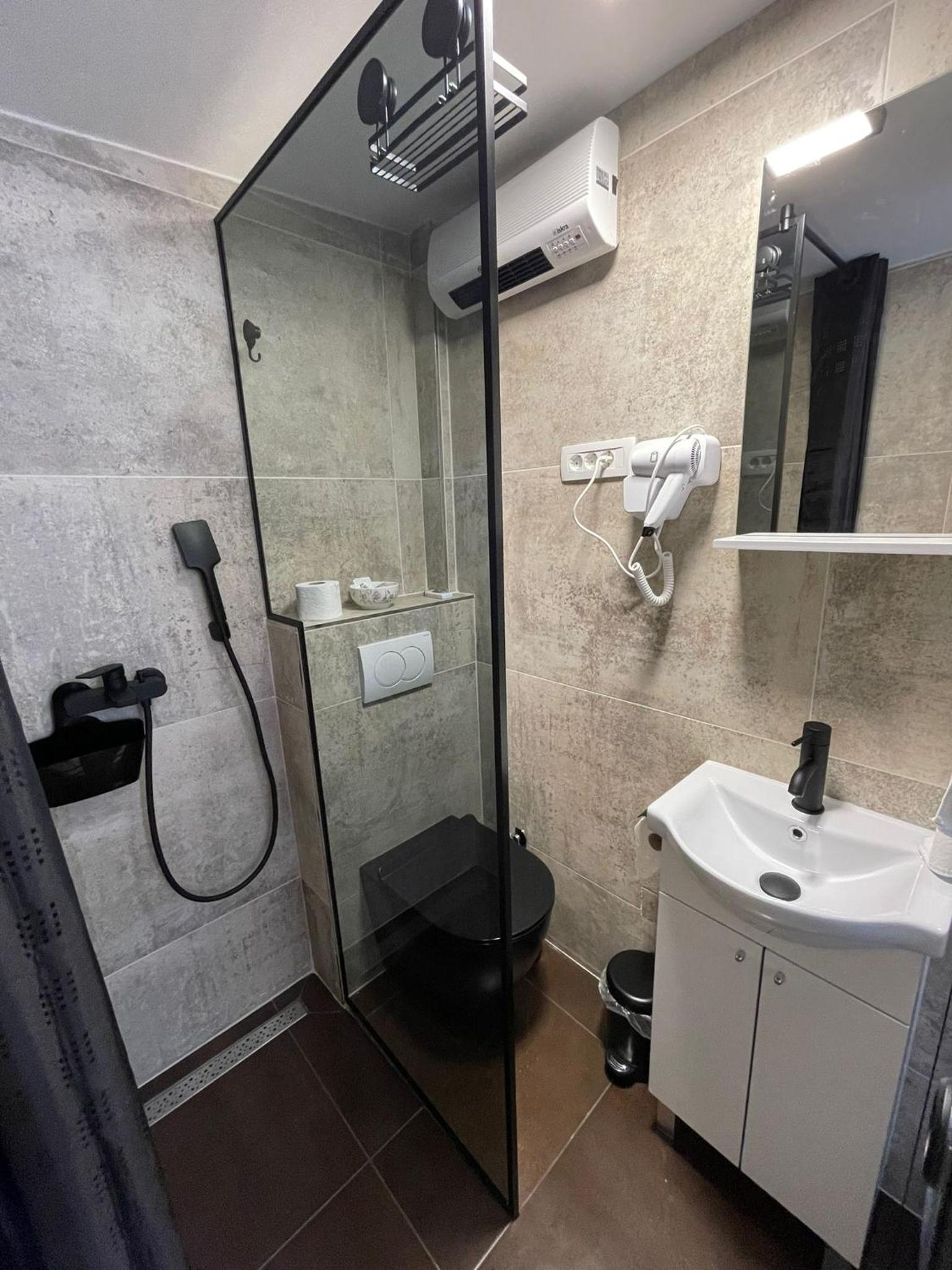 Studio Apartment photo 2