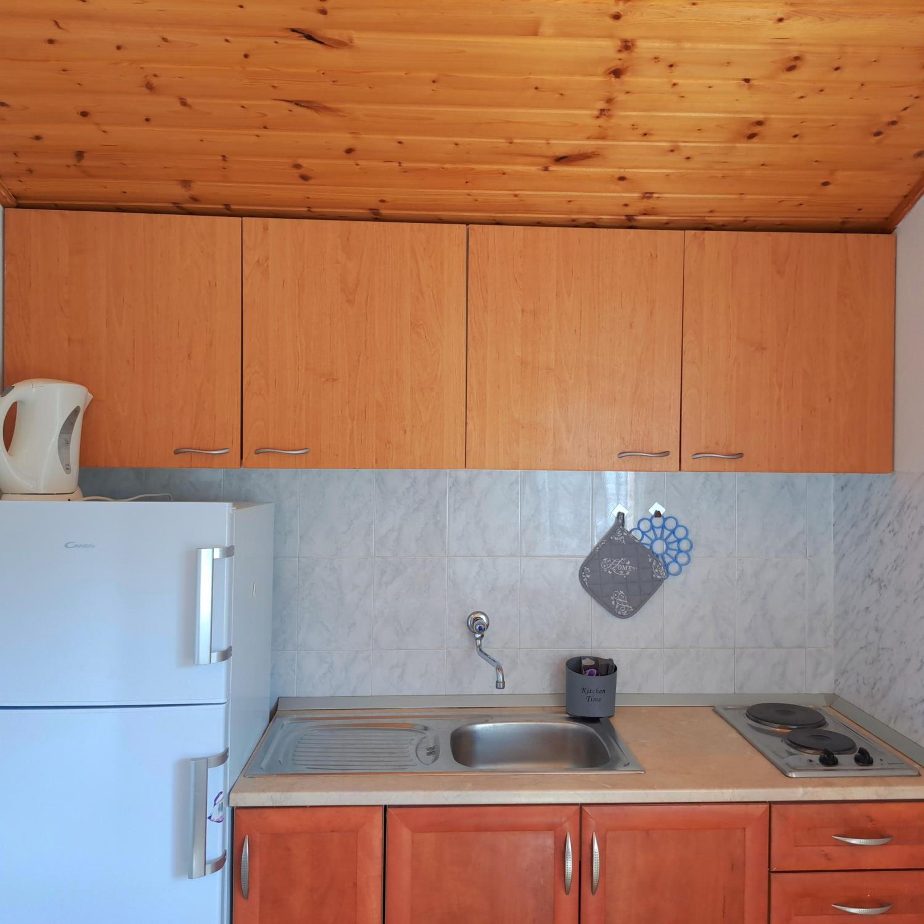Apartment with Balcony and Sea View photo 2