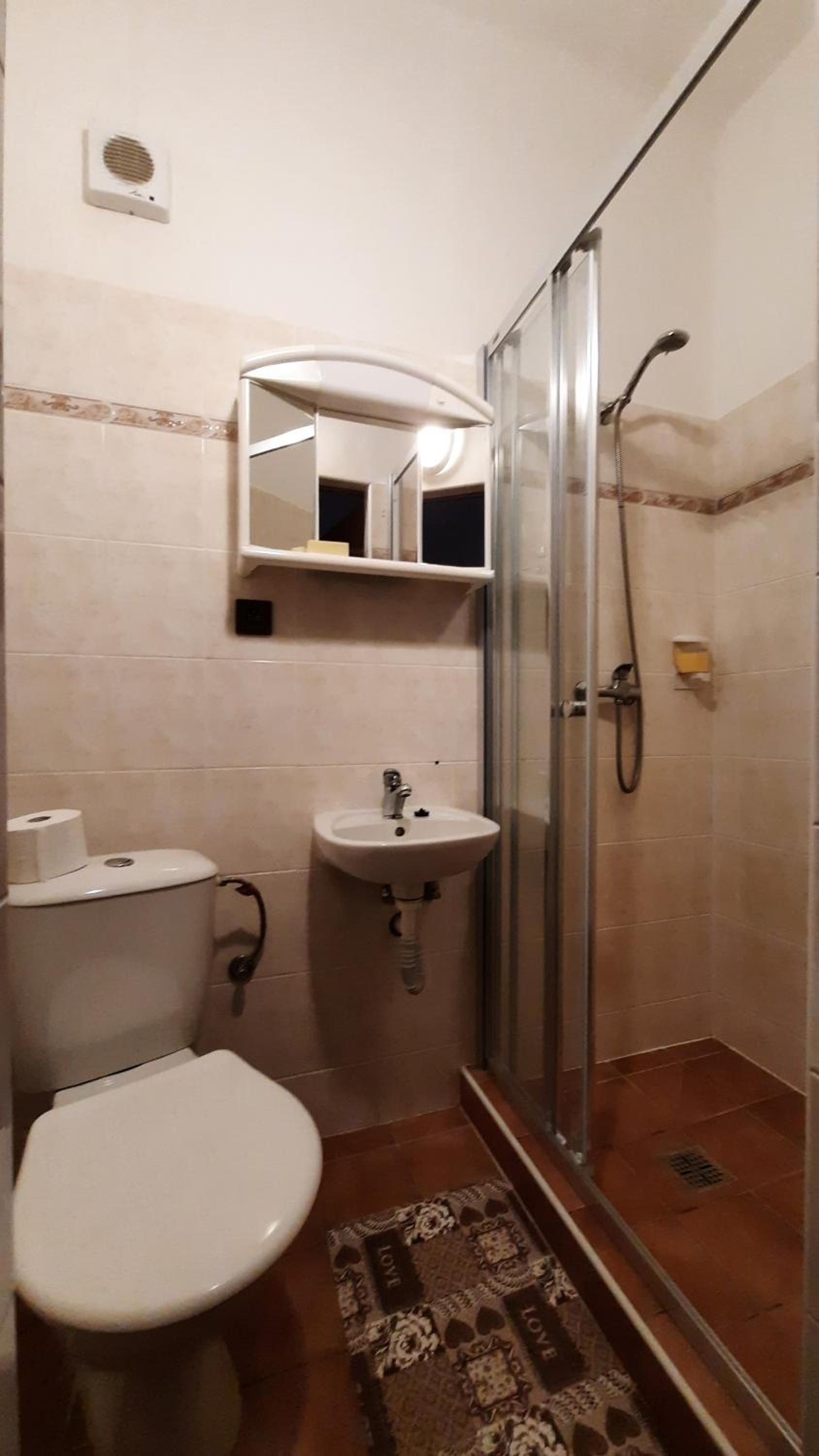Double Room with Private Bathroom photo 2