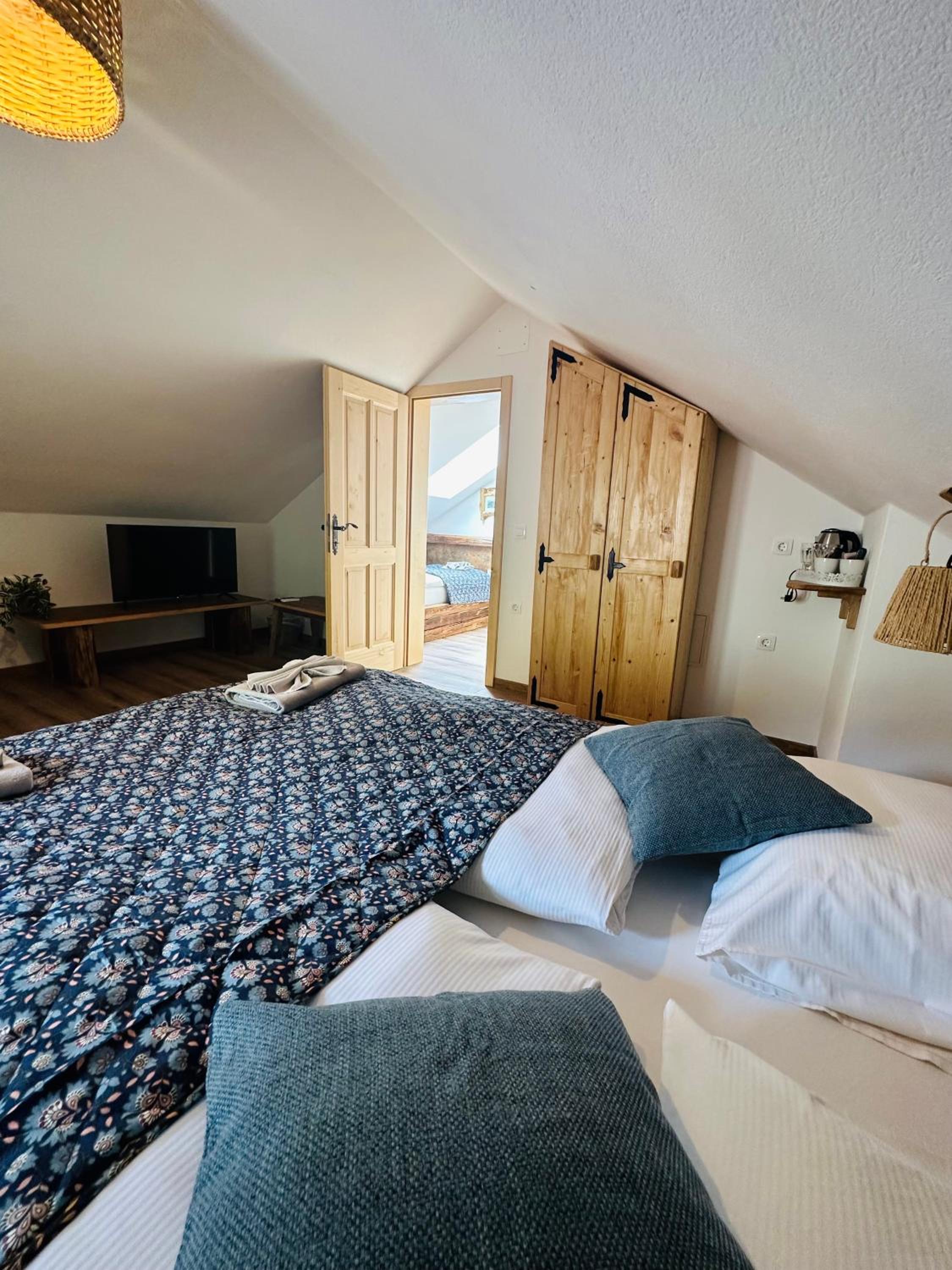 Deluxe Triple Room photo 2