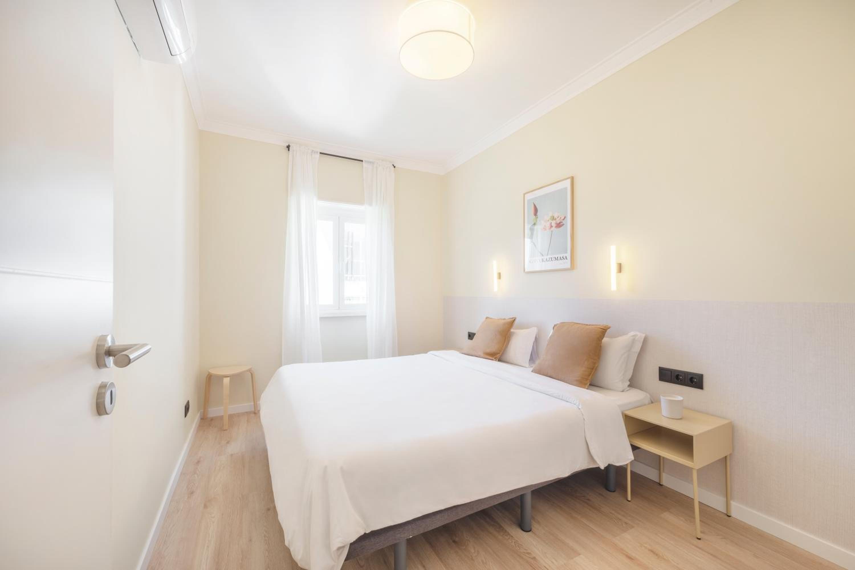 Three-Bedroom Apartment - Photo 4