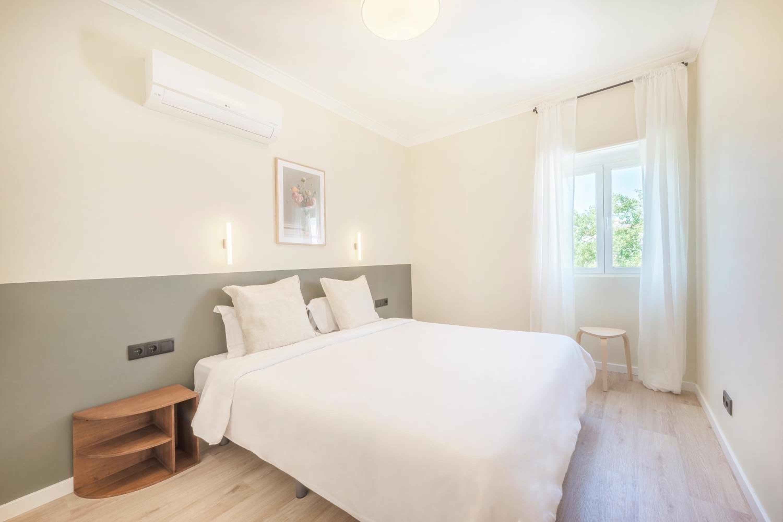 Three-Bedroom Apartment - Photo 9
