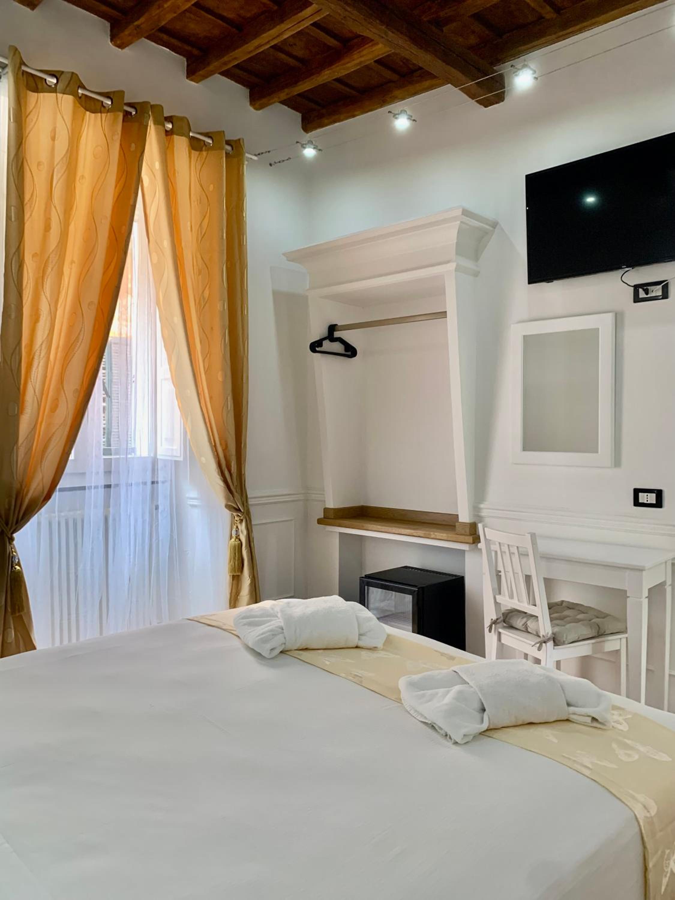 Double or Twin Room photo 2