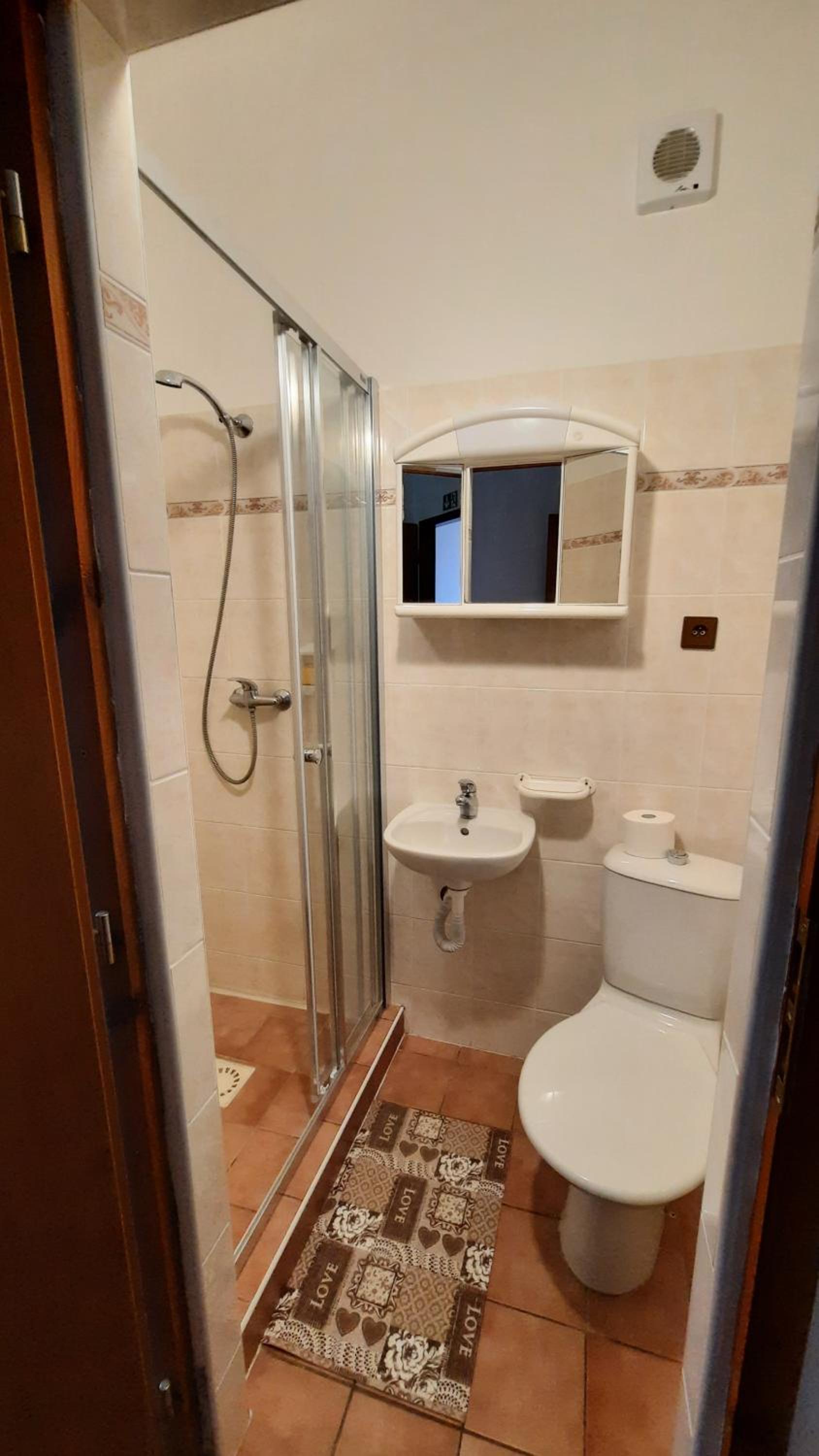 Double Room with Private Bathroom photo 2