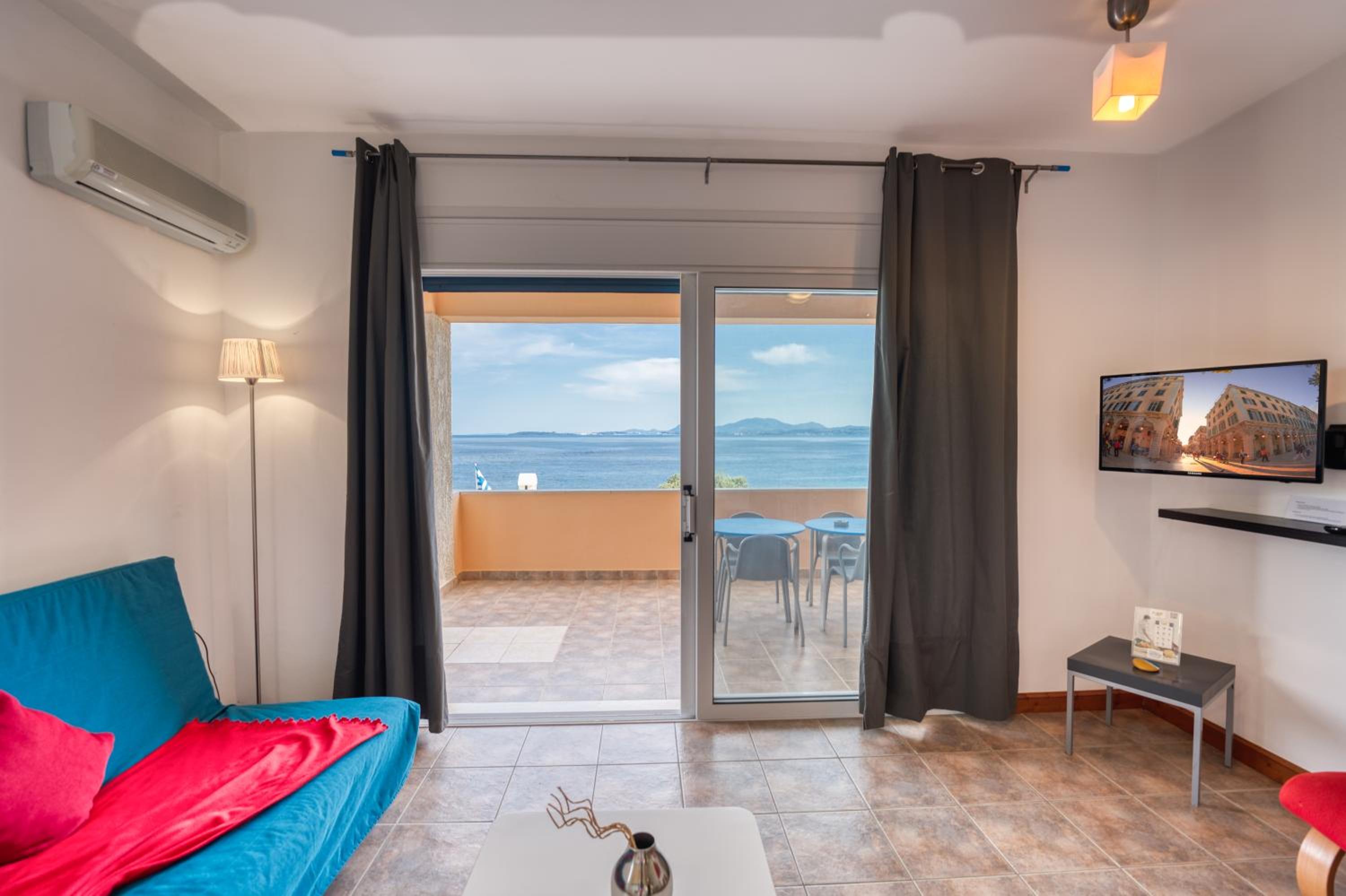 One-Bedroom Apartment with Sea View - Photo 12