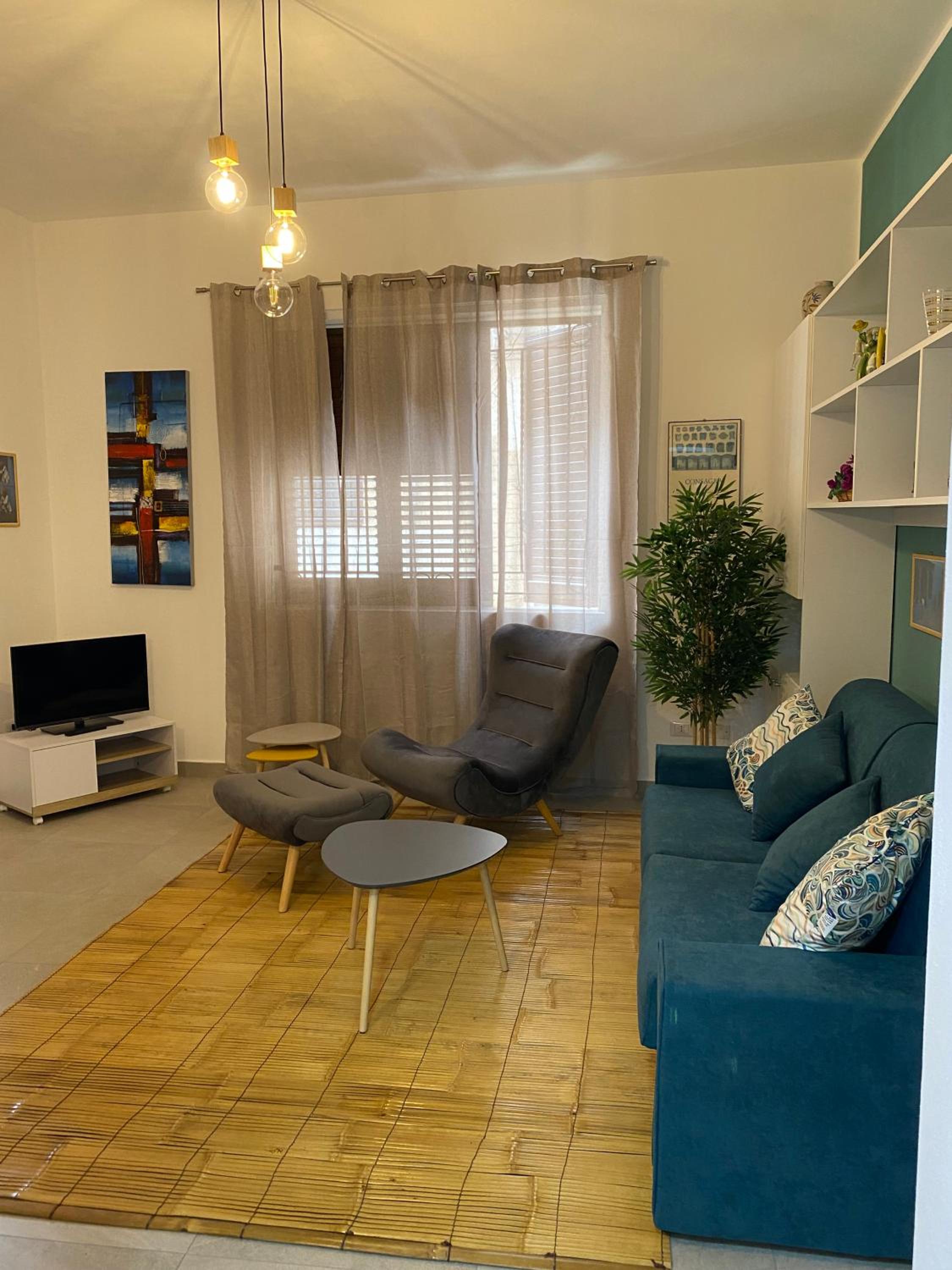 One-Bedroom Apartment photo 2